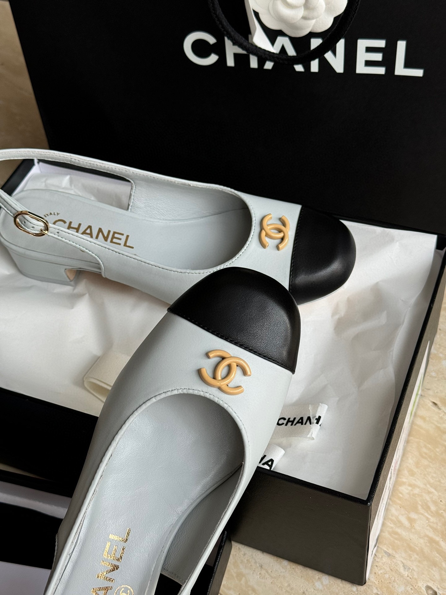 顶级版chanel24anewarrival小香家24手工坊slingback小方跟搭配小方头点缀烤漆双