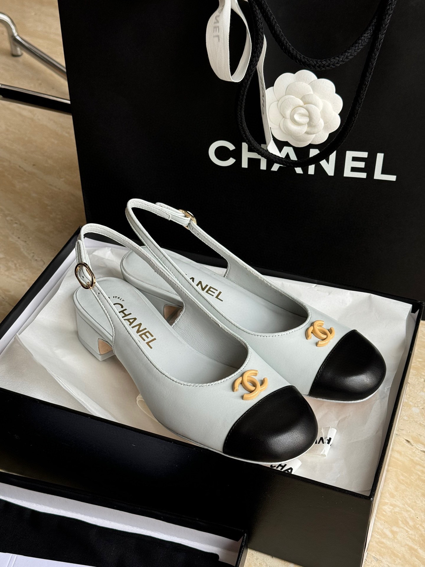 顶级版chanel24anewarrival小香家24手工坊slingback小方跟搭配小方头点缀烤漆双