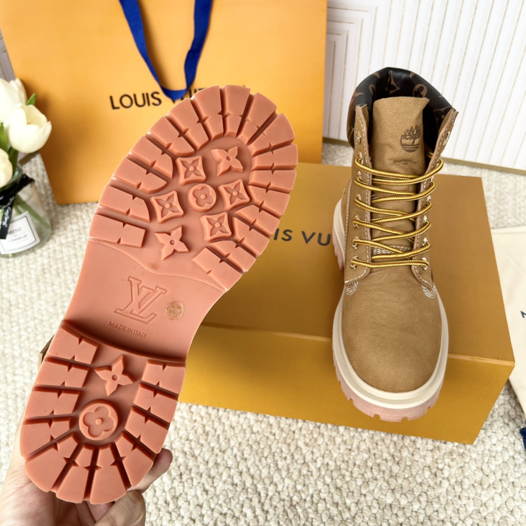 LV x Timberland 2024 Joint Series: Big Yellow Boots for Men and Women, Sizes 35-41 for Women and 39-46 for Men. - 图片 9