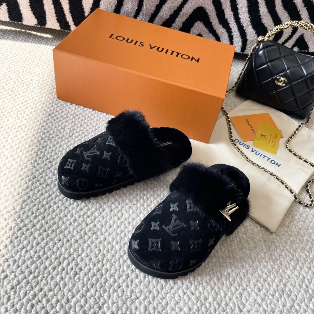 LOUIS VUITTON Mink Fur Mule Slippers Stylish and Comfortable - Top Quality Version
