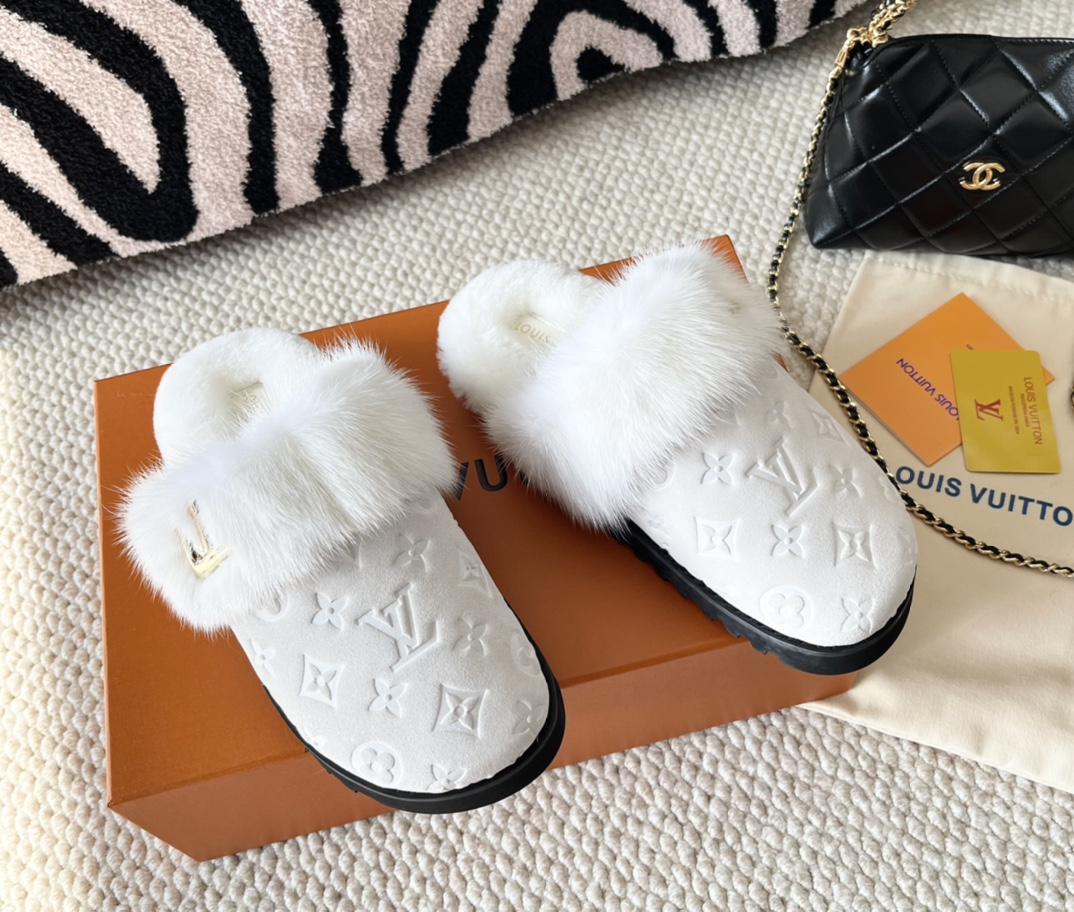LOUIS VUITTON Mink Fur Mule Slippers Fashionable and Comfortable - Top Version