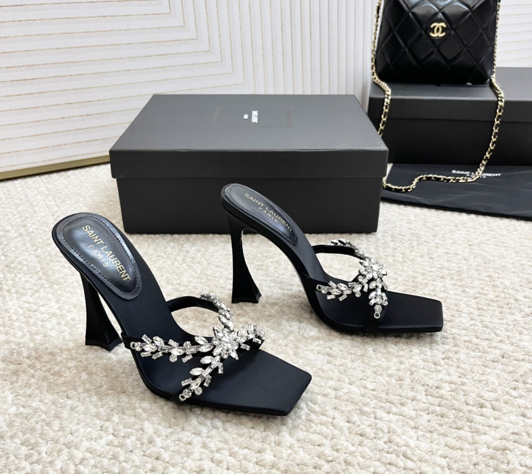 NO:246644,ysl Saint Laurent new style cross rhinestone buckle high heel sandals silk face/leather sole heel height: 10.5cm regular size: 35-39 customized 40.41.42, high heels, saint laurent, saint laurent, sandals, high heels, real silk19860909ysl圣罗兰新款 交叉水钻扣高跟凉鞋 真丝面/真皮底 跟高:10.5cm 正码:35-39订做40.41.42,高跟鞋,saint laurent,saint laurent,sandals,high heels,real silk,Women's Shoes