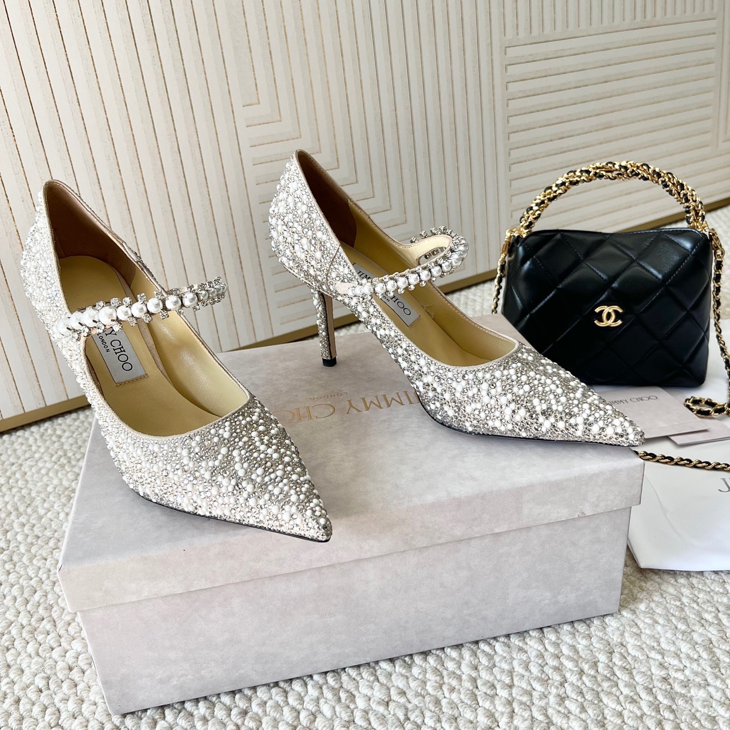 NO:167480,Jimmy choo Zhou Yangjie jc classic style pearl hot diamond pointed toe thin heel high heel shoes, wedding shoes must have Heel height: 6.5cm 8.5cm Correct size: 35-39 Custom made 34.40.41 No return and exchange, single shoes, jimmy choo19860909Jimmy choo周仰杰 jc经典款 珍珠烫钻尖头细跟高跟单鞋,婚鞋必备 跟高:6.5cm 8.5cm 正码:35-39订做34.40.41无退换,单鞋,jimmy choo,Women's Shoes