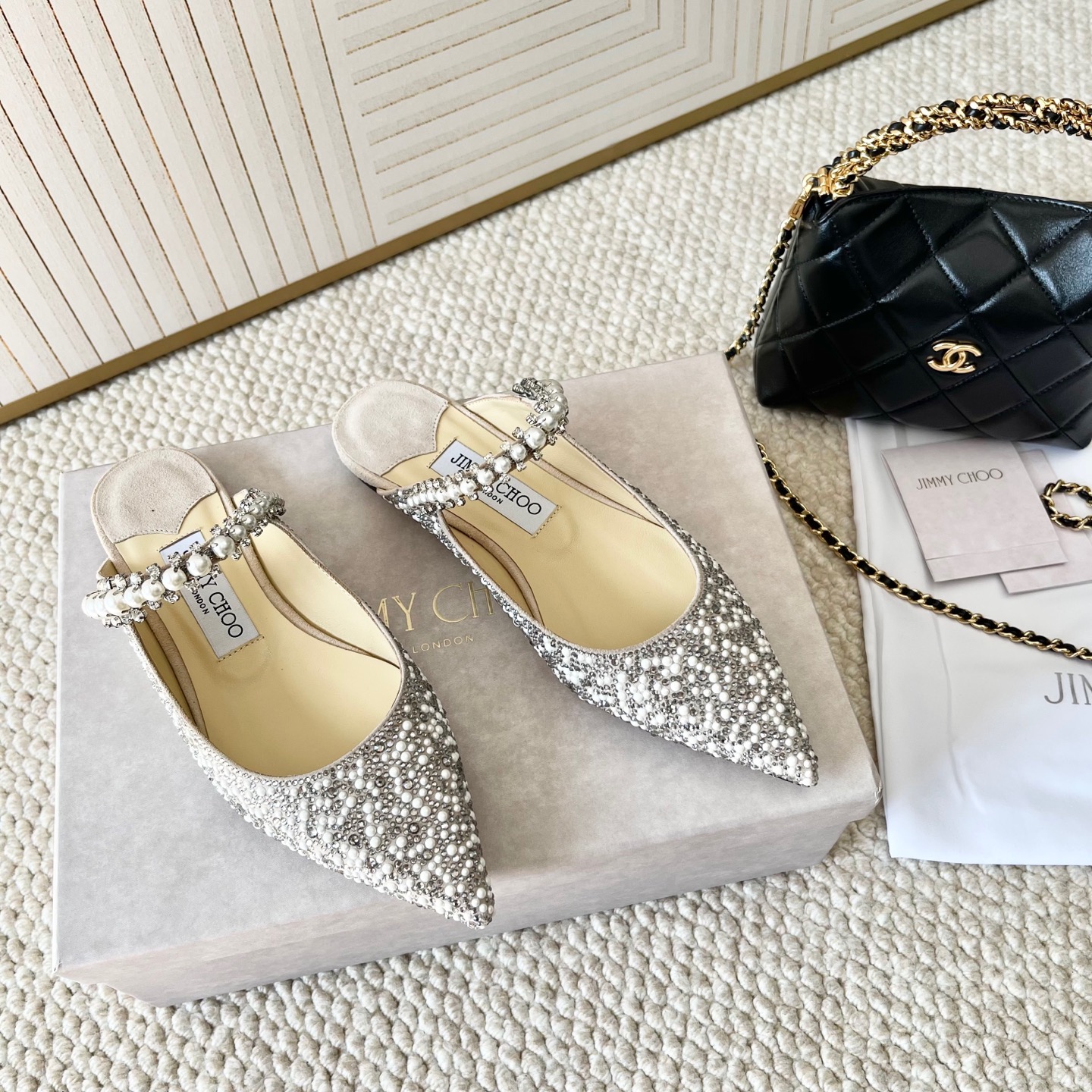 NO:167482,Jimmy choo Zhou Yangjie jc classic style pearl hot diamond pointed toe thin heel high heel shoes, essential wedding shoes Heel height: 6.5cm Flat sole Correct size: 35-39 Custom made 34.40.41 No return and exchange, semi-torque, jimmy choo19860909Jimmy choo周仰杰 jc经典款 珍珠烫钻尖头细跟高跟单鞋,婚鞋必备 跟高:6.5cm 平底 正码:35-39订做34.40.41无退换,半拖,jimmy choo,Women's Shoes