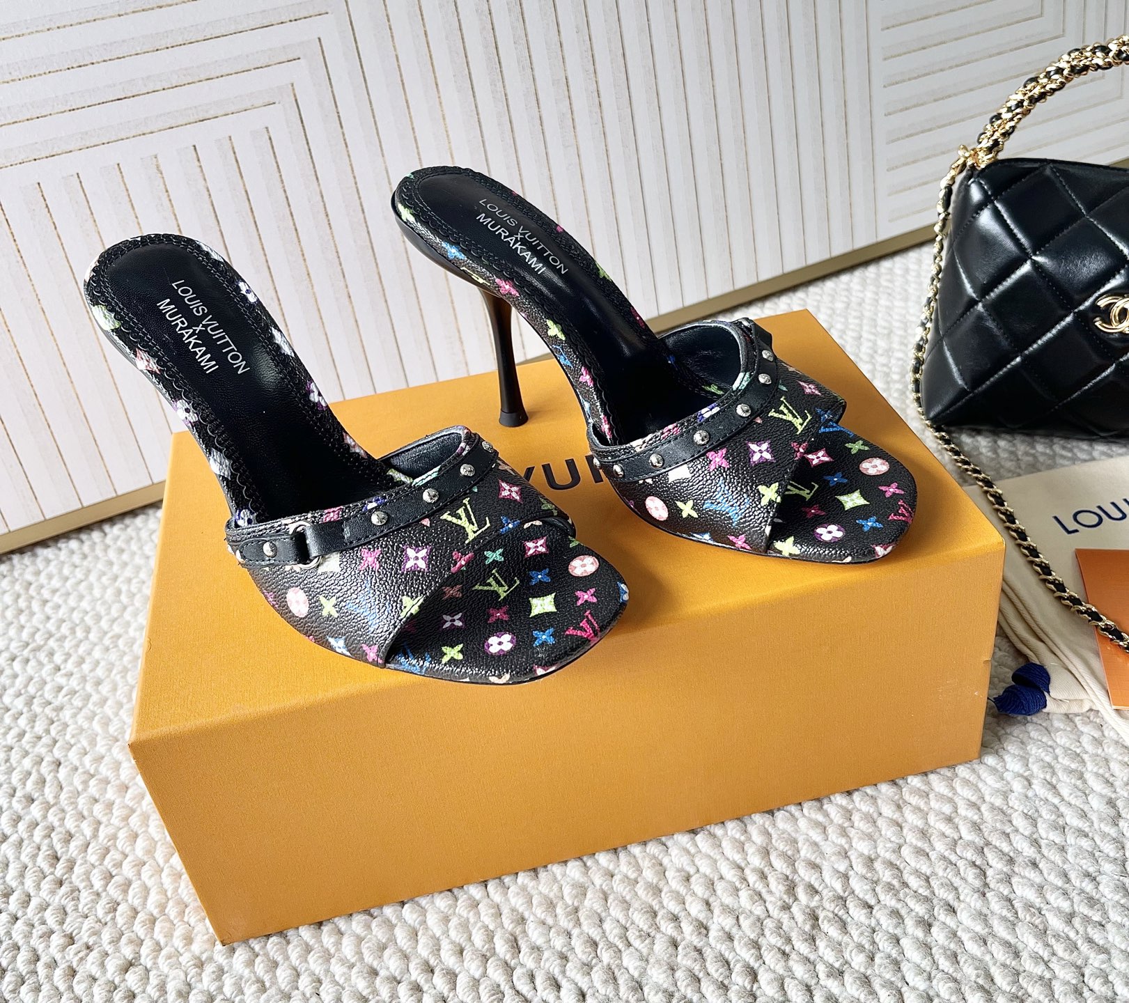 LOUIS VUITTON сандалі простыя і стыльныя — топ-версія