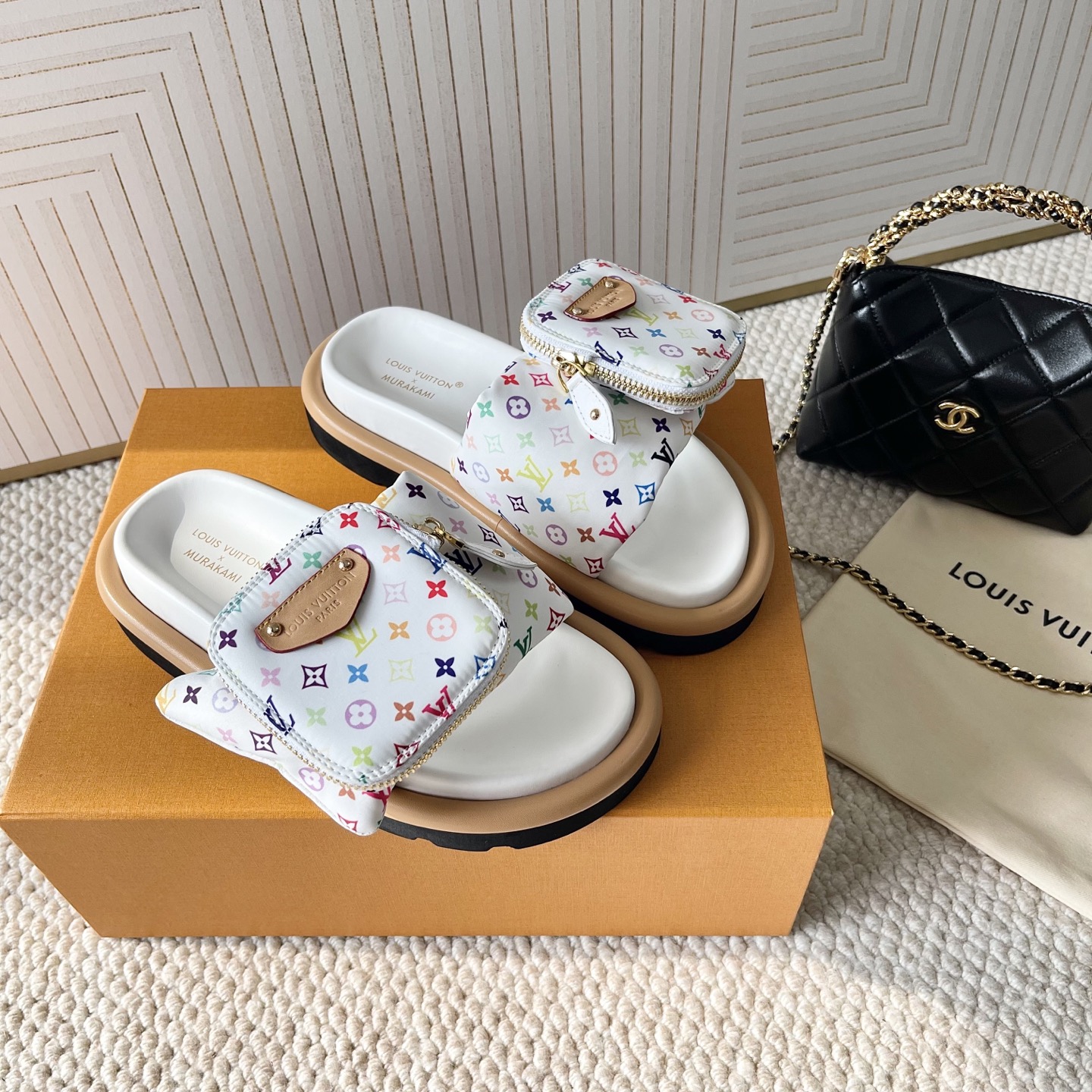 LOUIS VUITTON сандалии-шлепанцы с трехцветными липучками, легкие и мягкие, удобные - топ-версия