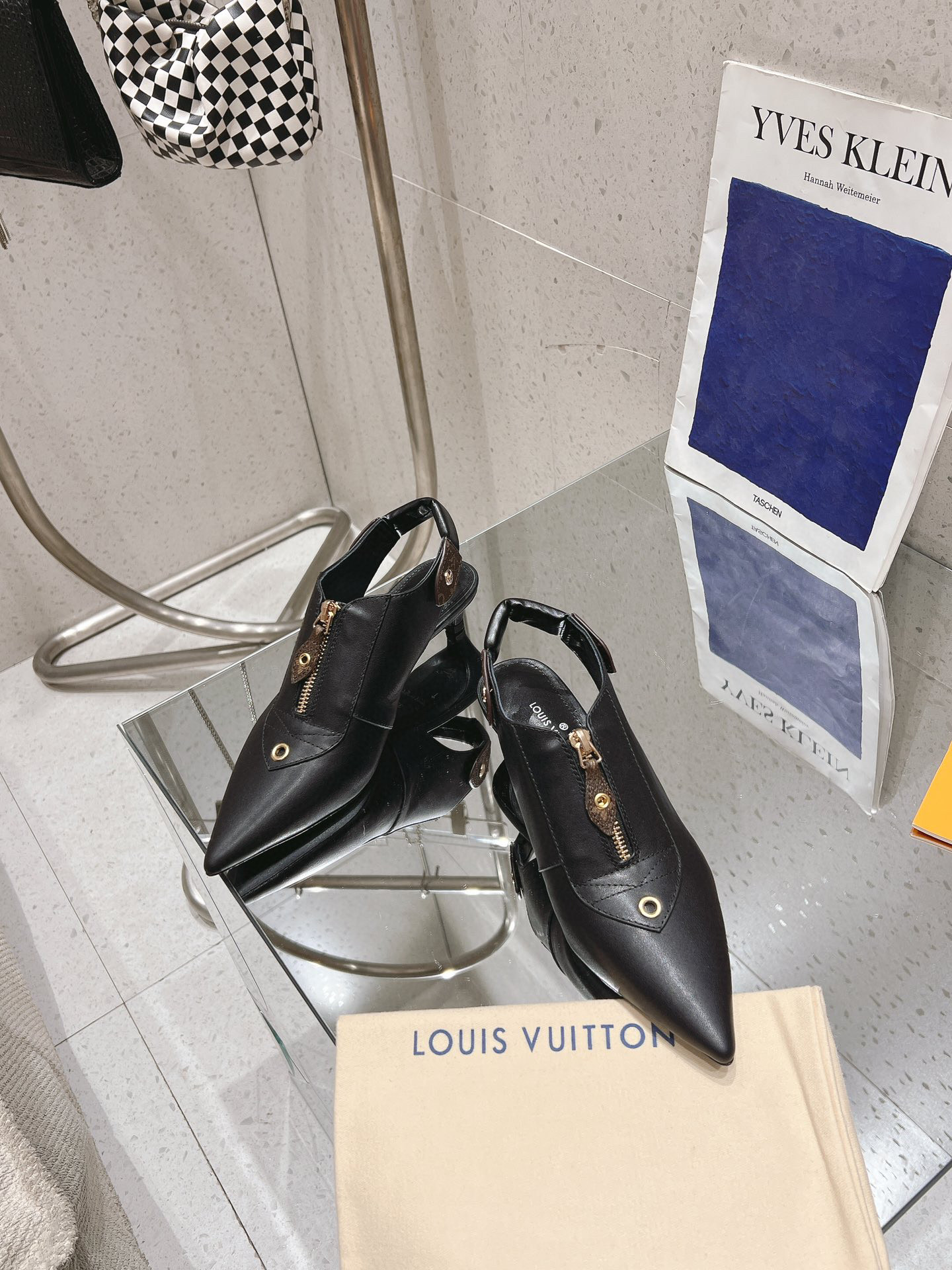 NO:231527,louis vuitto L donkey new style retro color-blocked pointed toe zipper high heels rear high heels sandals heels height: 4cm positive size: 35-39 custom made 34.40.41.42, high heels, louis vuitton, louis vuitton, louis vuitton, sandals, high heels19860909louis vuitto L驴家 新款 复古拼色尖头拉链高跟鞋 后空高跟凉鞋 跟高:4cm 正码:35-39订做34.40.41.42,高跟鞋,louis vuitton,louis vuitton,louis vuitton,sandals,high heels,Women's Shoes