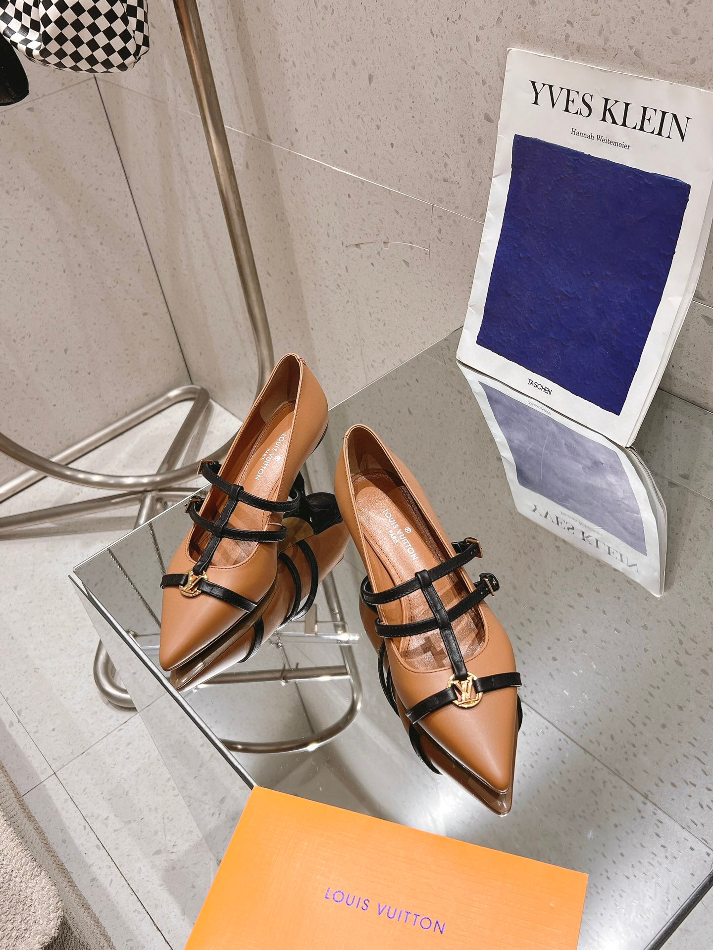 NO:231480,louis vuitto L donkey new style three-belt kitten heels heels heels height: 6cm regular size: 35-39 customized 34.40.41.42, high heels, louis vuitton, louis vuitton, louis vuitton, louis vuitton, high heels19860909louis vuitto L驴家 新款 三带小猫跟单鞋 跟高:6cm 正码:35-39订做34.40.41.42,高跟鞋,louis vuitton,louis vuitton,louis vuitton,high heels,Women's Shoes