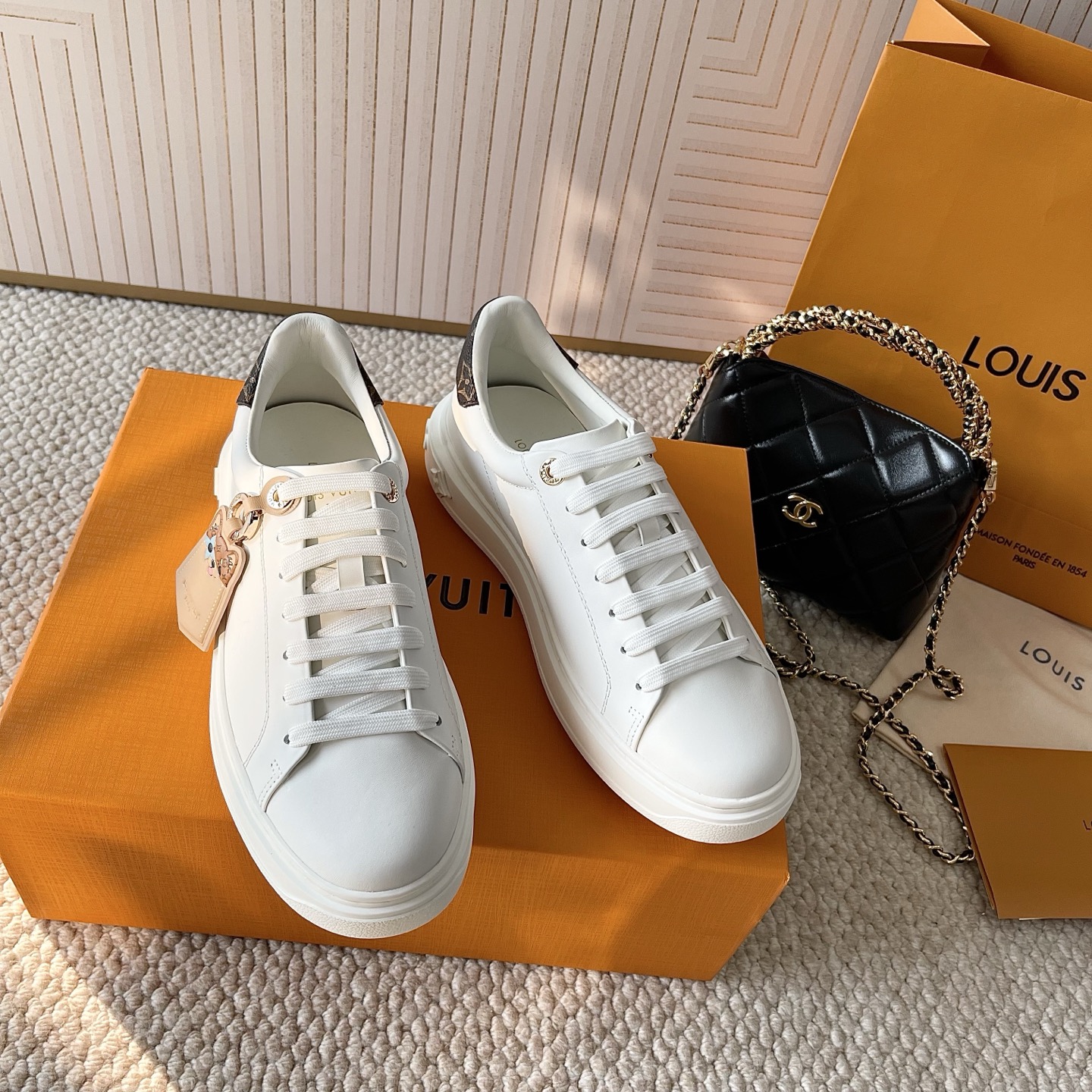 LOUIS VUITTON sneakers minimalistisch en modieus - premium versie