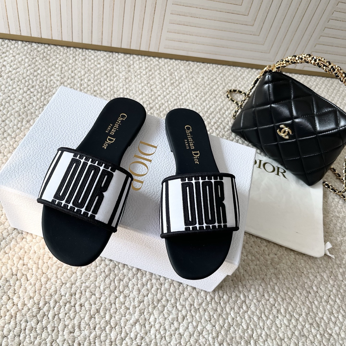 NO:414540,Dior 25-year new style D way Papillon butterfly embroidered flat sandals genuine leather sole regular size: 35-39 customized 40.41.42, slippers, dior, dior, slippers19860909Dior 迪奥25年新款 D way Papillon蝴蝶刺绣平底凉拖鞋 真皮底 正码:35-39订做40.41.42,拖鞋,dior,dior,slippers,Women's Shoes