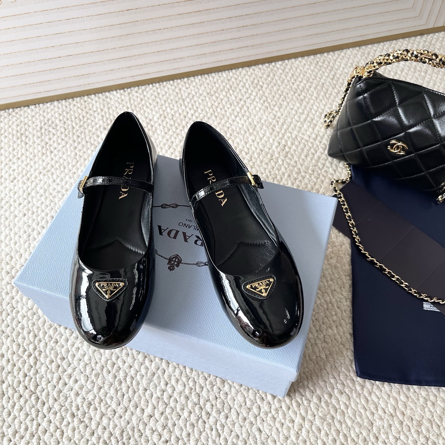 NO:256360,Purchase version Prada 25-year new model P home retro Mary Jane single shoes ballet flat shoes cowhide surface, cowhide inner lining, original non-slip and wear-resistant solid size: 35-41, ballet shoes, prada, prada, mary jane, flats, cowhide19860909代购版 Prada普拉达25年新款 P家 复古玛丽珍单鞋 芭蕾舞平底鞋 牛皮面,牛皮内里,原版防滑耐磨底 正码:35-41,芭蕾舞鞋,prada,prada,mary jane,flats,cowhide,Women's Shoes