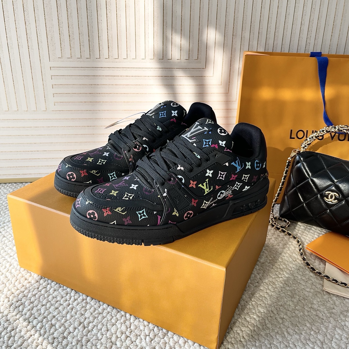 LOUIS VUITTON sneakers minimalistisch en modieus - premium versie