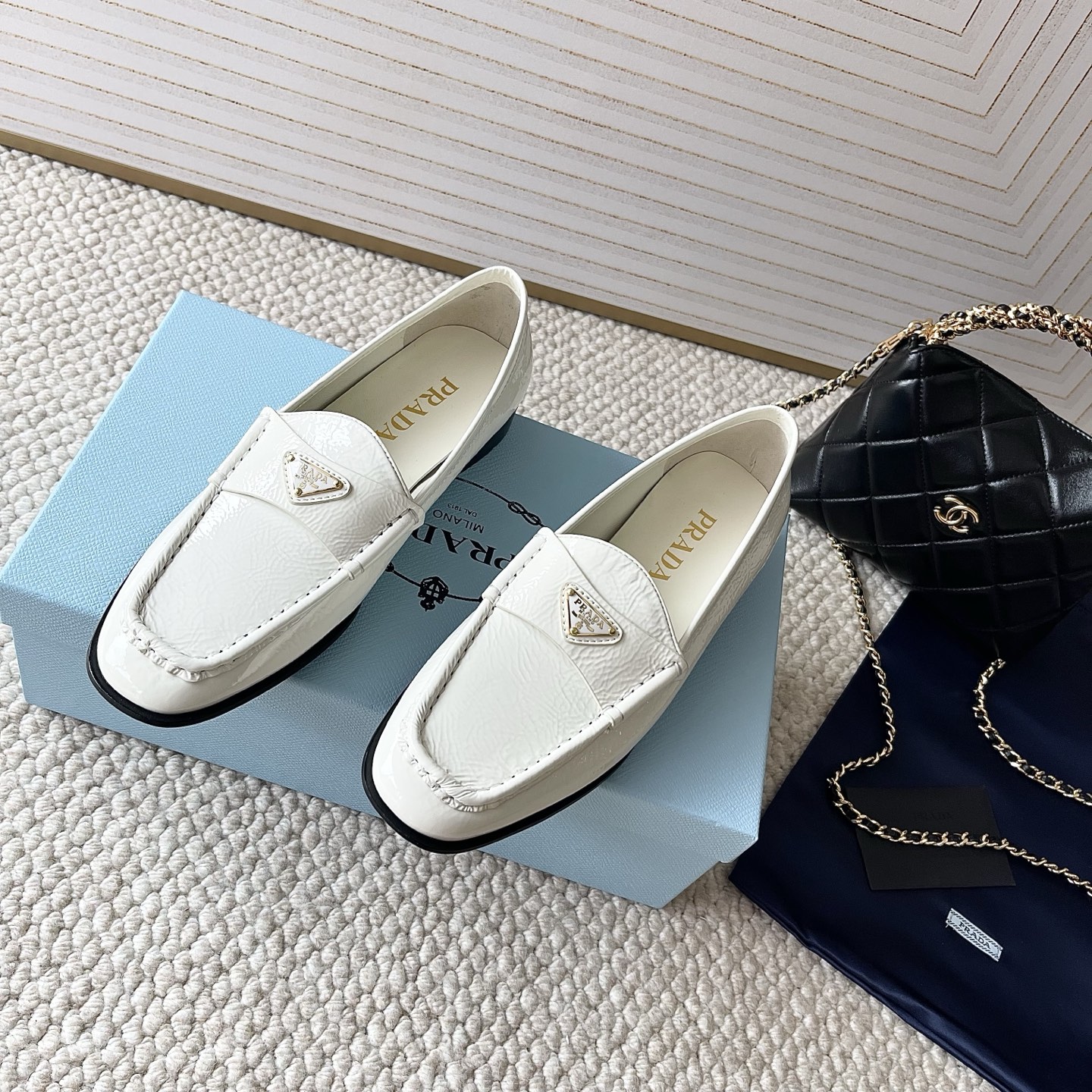 NO:259839,Purchase version Prada 25-year new P home retro loafers upper: wrinkled cowhide original outsole regular size: 35-41, loafers, prada, prada, loafers, cowhide19860909代购版 Prada普拉达25年新款 P家 复古乐福鞋 鞋面:褶皱牛皮 原版大底 正码:35-41,乐福鞋,prada,prada,loafers,cowhide,Women's Shoes