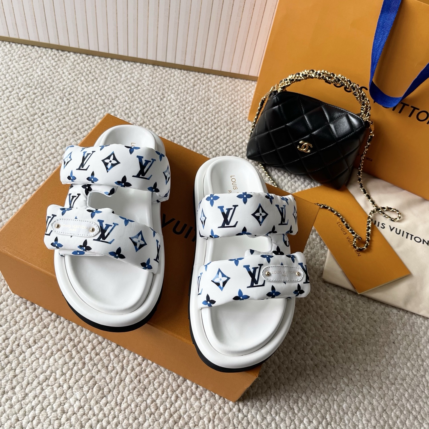 LOUIS VUITTON ユニセックスサンダル シンプルでスタイリッシュ-ハイグレードバージョン