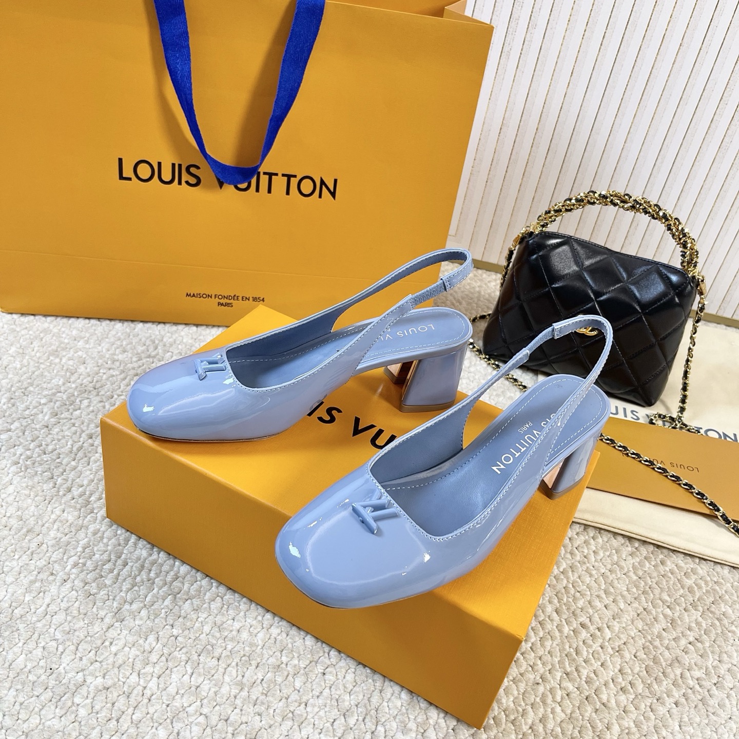LOUIS VUITTON Escarpins Élégance Minimaliste - Version Premium