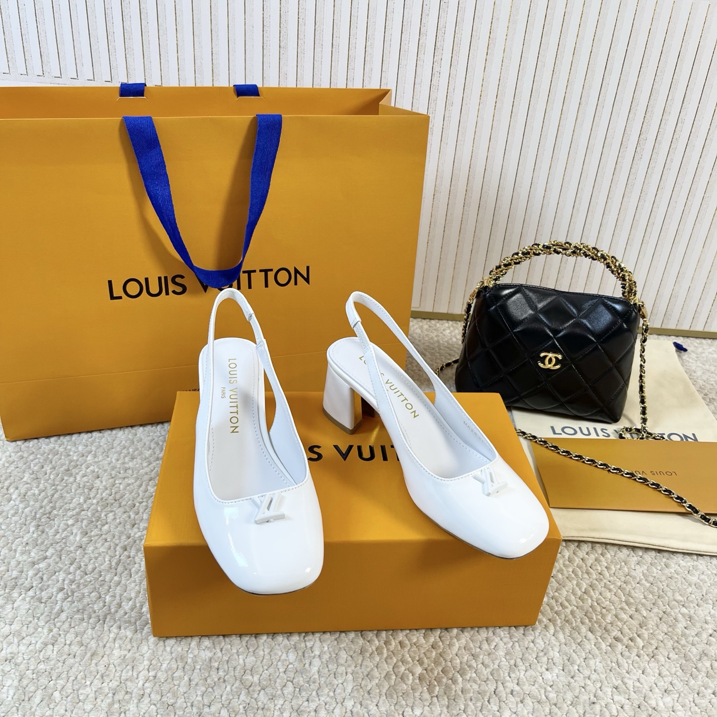 LOUIS VUITTON Escarpins Élégance Minimaliste - Version Premium