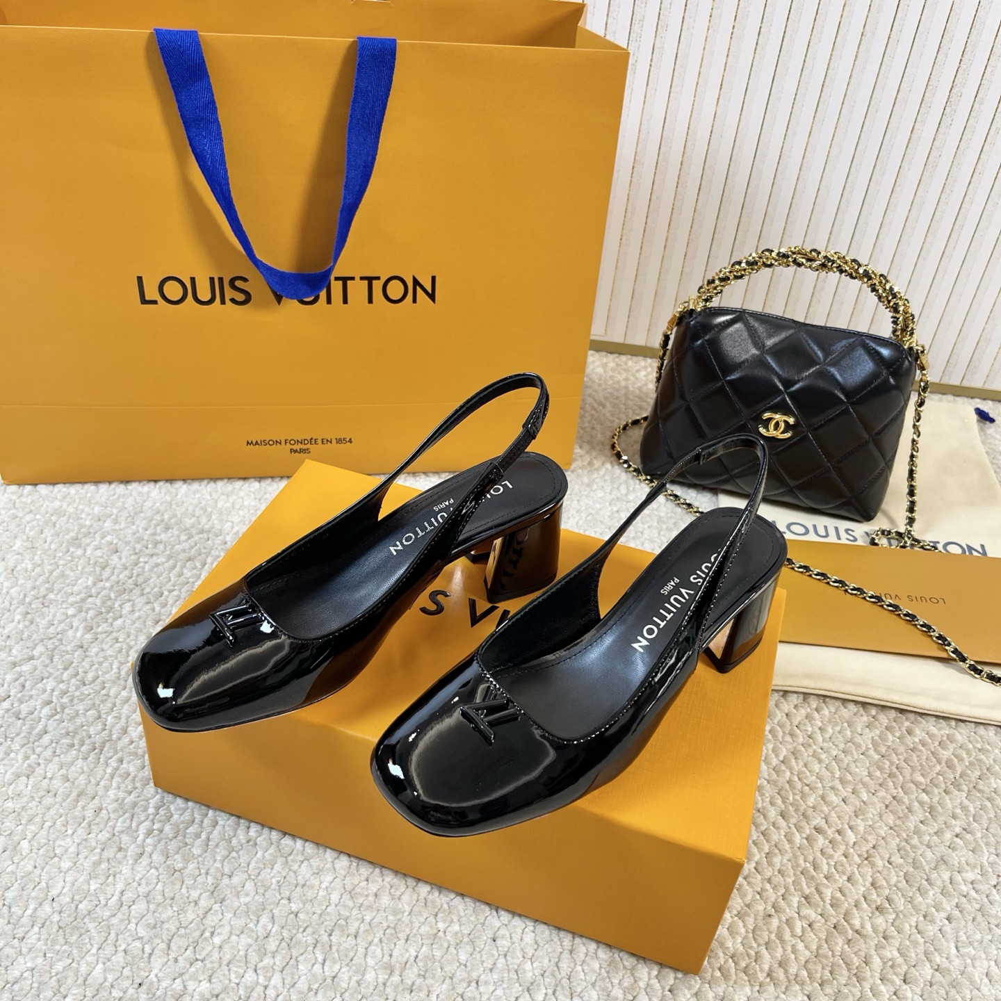 LOUIS VUITTON Escarpins Élégance Minimaliste - Version Premium