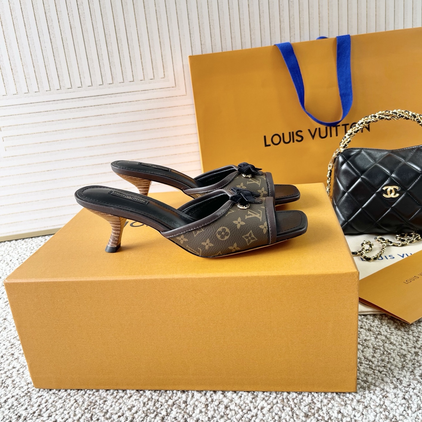 LOUIS VUITTON 凉鞋 简约时尚-顶级版本