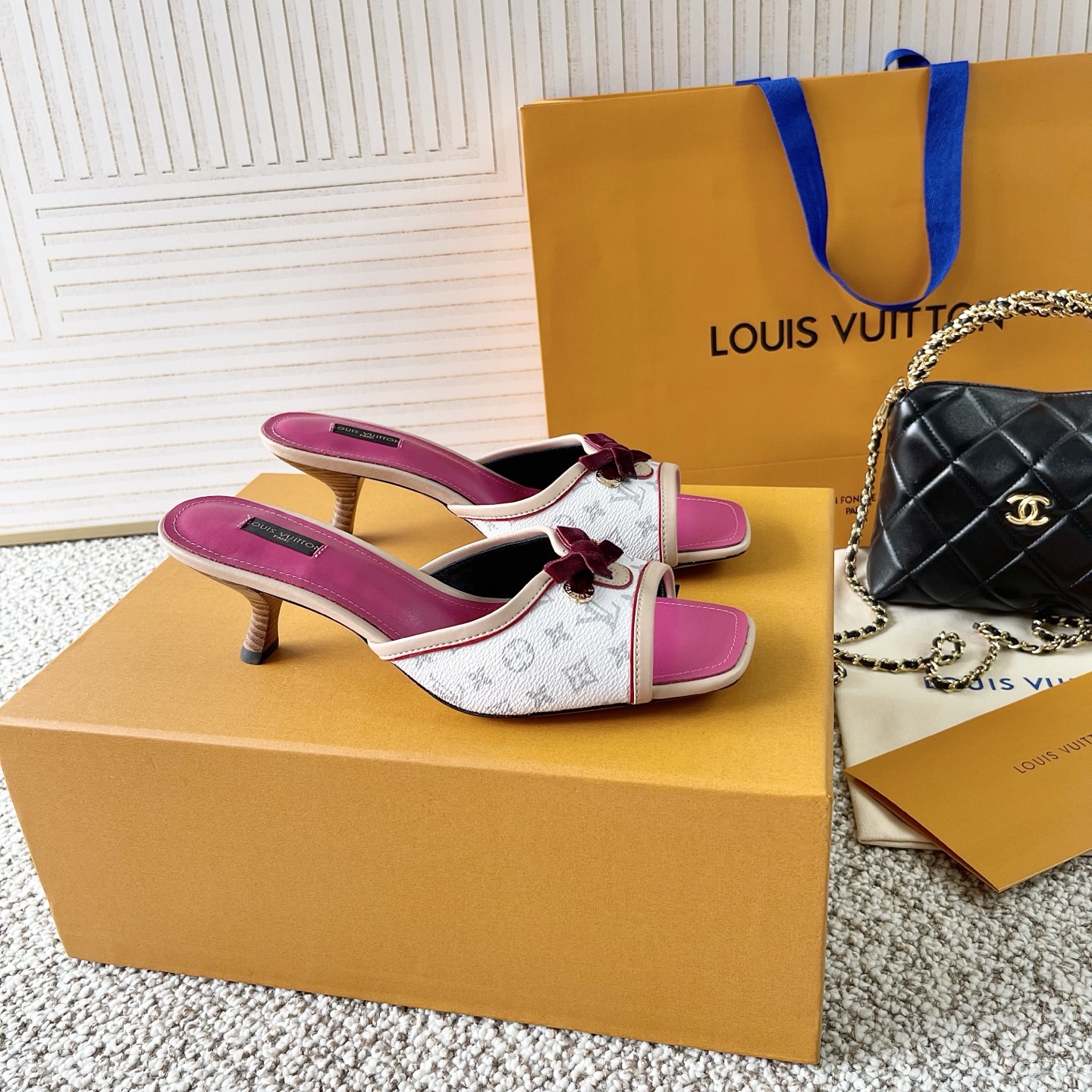 LOUIS VUITTON 凉鞋 简约时尚-顶级版本