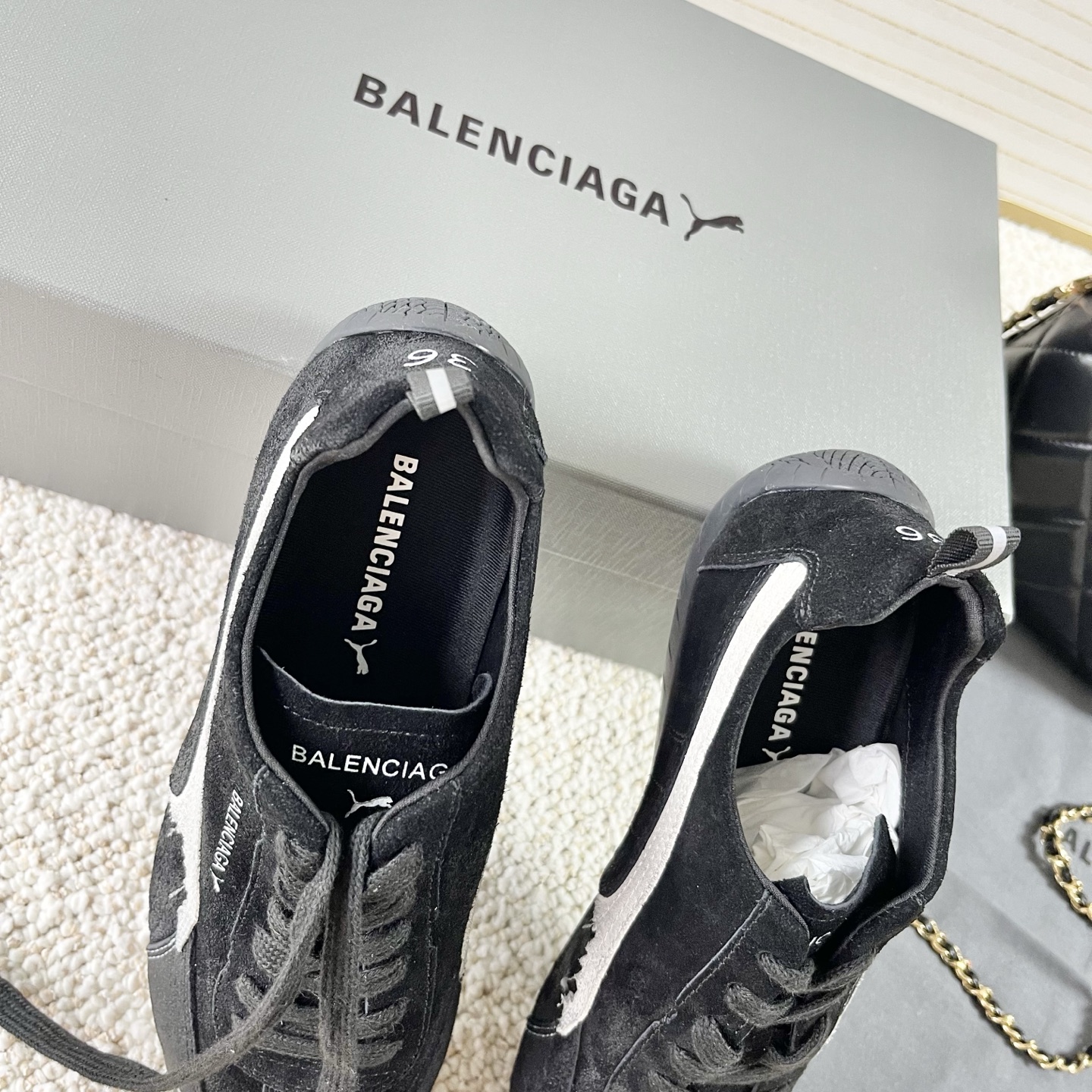 “Balenciaga Paris X Puma Collaboration: 2025 Car Racing and Leisure Shoe Collection” - 图片 8