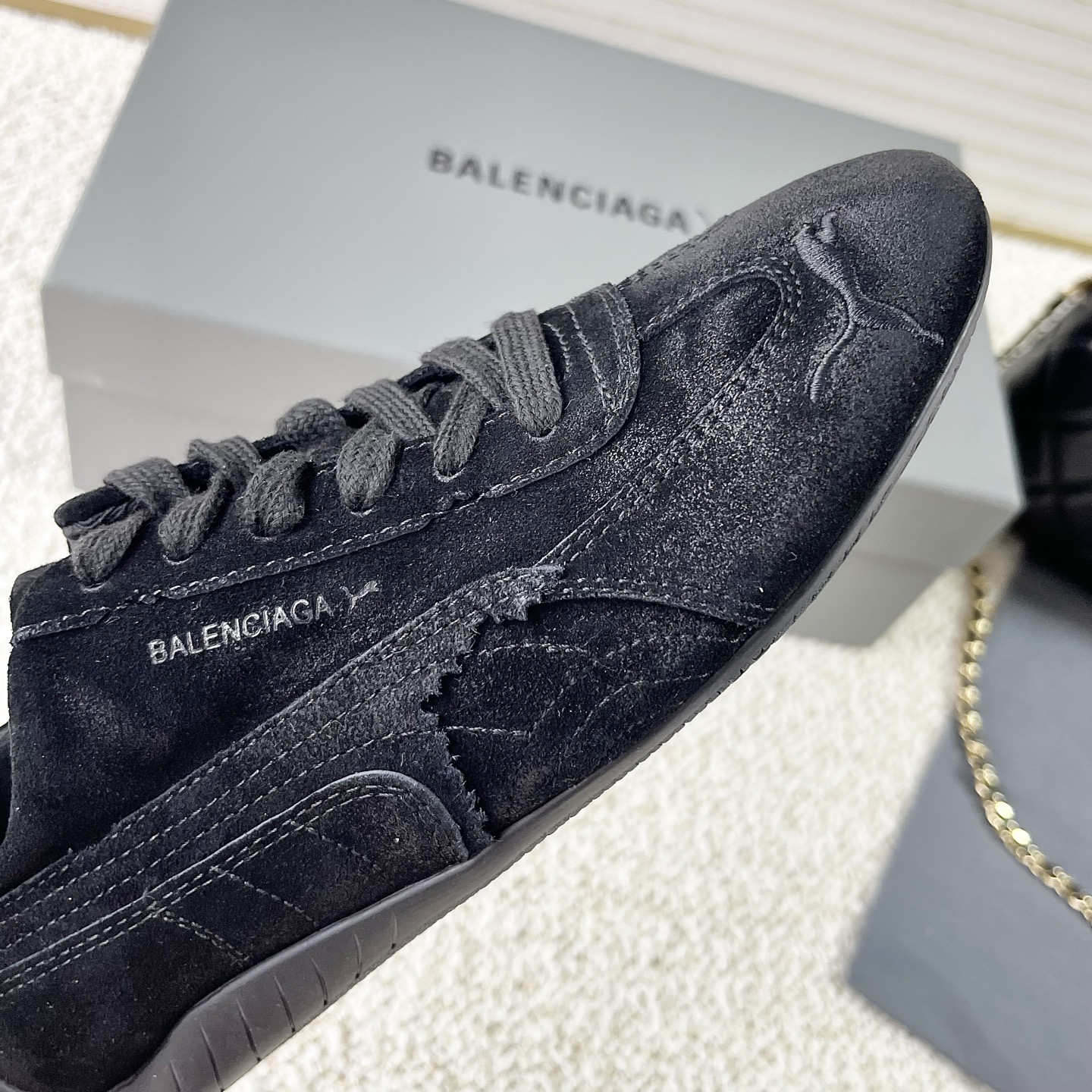 “Balenciaga Paris X Puma 2025 Car Racing & Leisure Shoe Collection Launch” - 图片 8