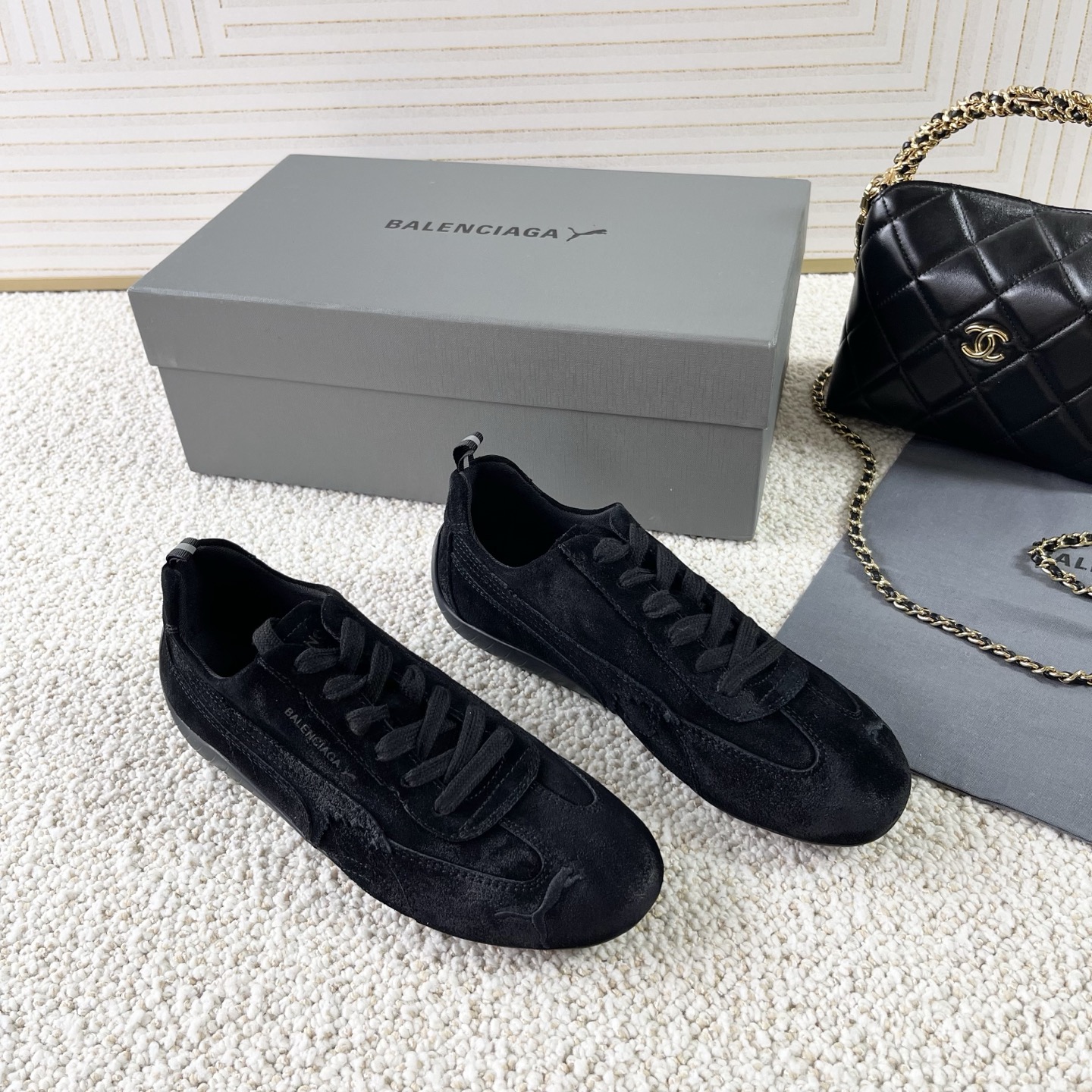 “Balenciaga Paris X Puma 2025 Car Racing & Leisure Shoe Collection Launch” - 图片 2