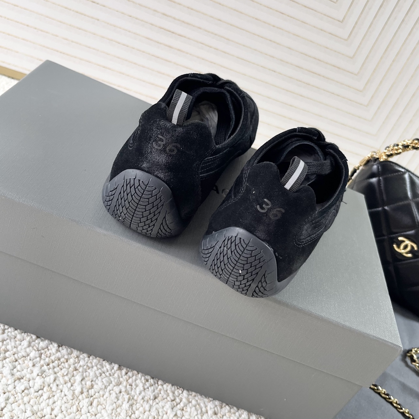 “Balenciaga Paris X Puma 2025 Car Racing & Leisure Shoe Collection Launch” - 图片 7