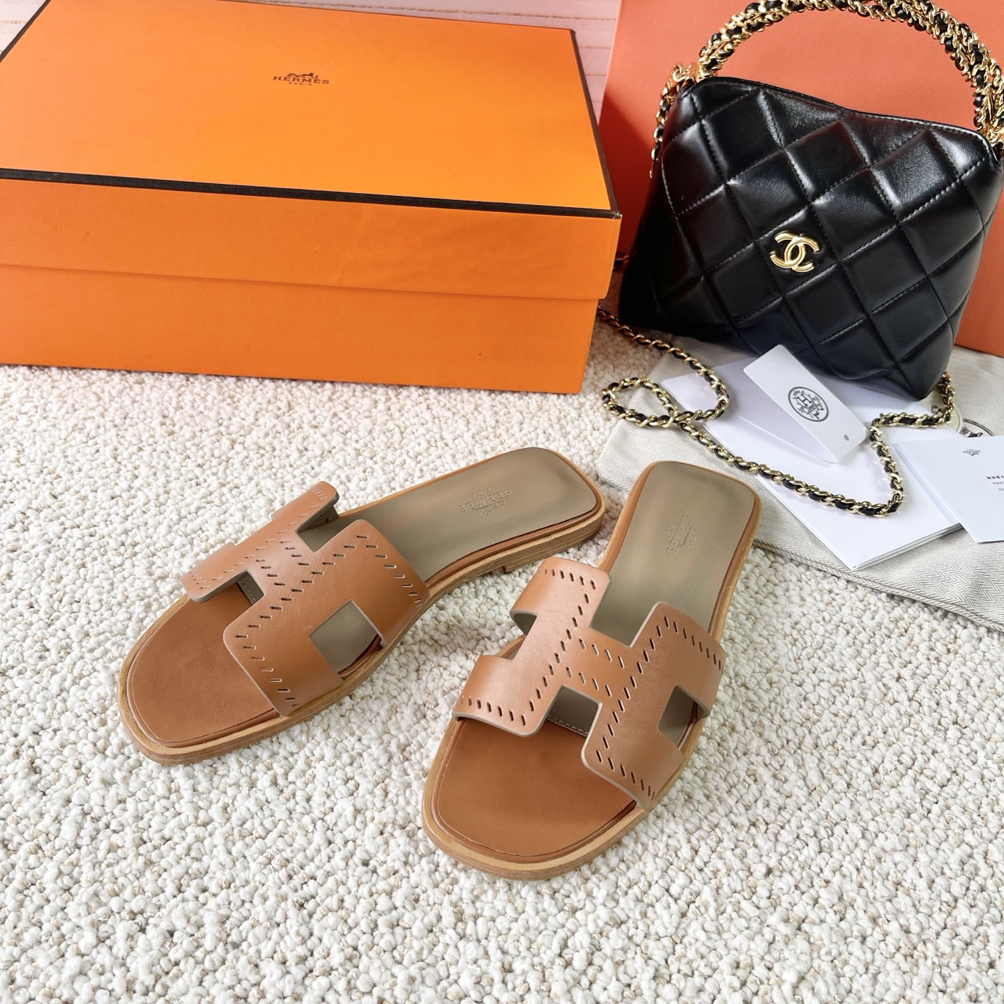 NO:388172,Other colors come to make goods Hermès Classic series H home laser hollow I-shaped sandals Correct size: 35-39 Custom made 34.40.41.42.43, slippers, hermes, hermes, slippers19860909其他色来图做货 Hermès 爱马仕 经典系列 H家激光镂空 工字H凉拖鞋 正码:35-39订做34.40.41.42.43,拖鞋,hermes,hermes,slippers,Women's Shoes