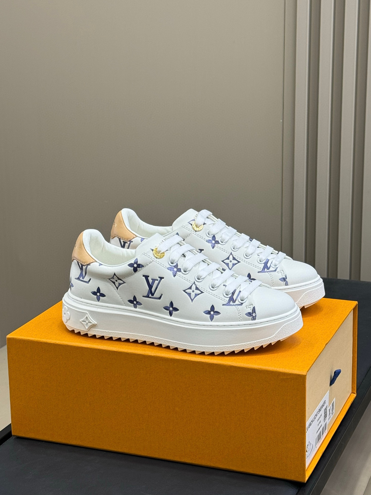 LOUIS VUITTON sneakers minimalistisch en modieus - premium versie