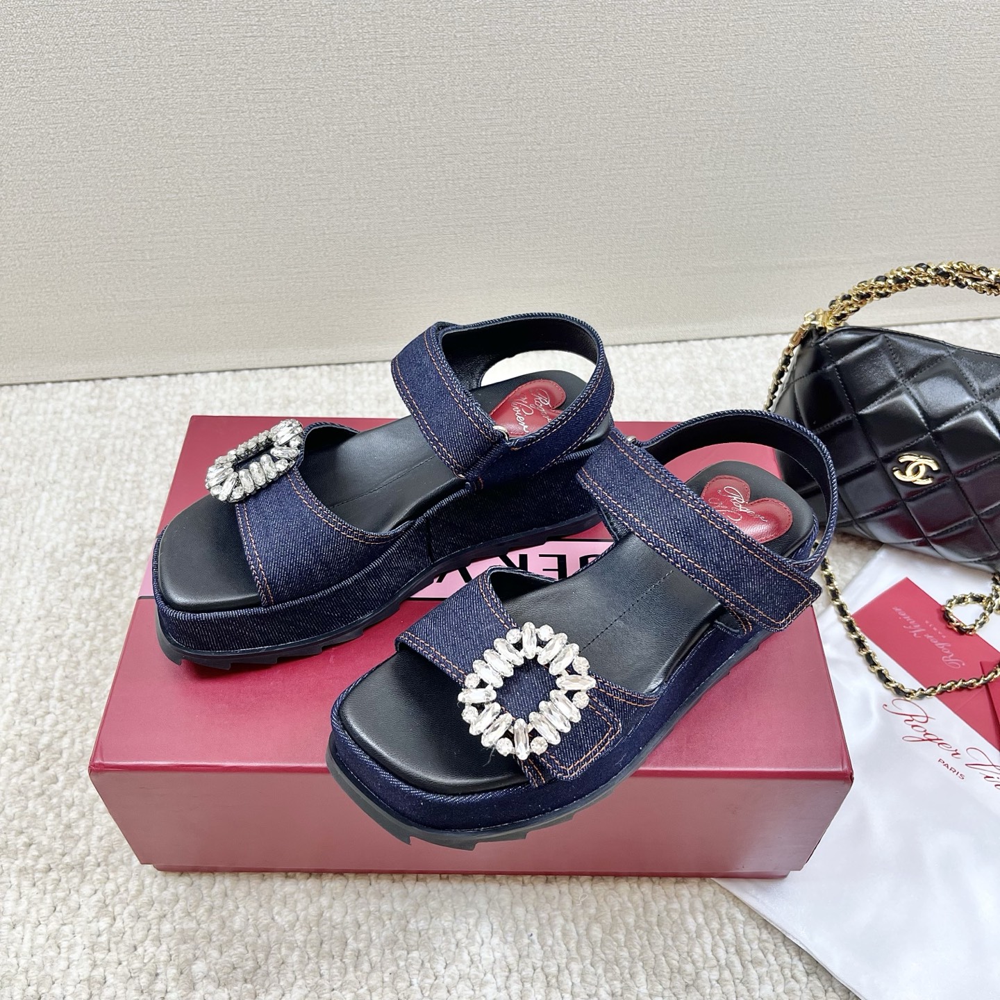 NO:465180,Purchase version RVS25 new style thick-soled sponge cake sandals 8cm ultra-light crystal diamond button sandals A must-have item for summer, calf leather texture is super good and not heavy in foot size 35-41, sandals, sandals, cowhide19860909代购版 RVS25新款新款厚底松糕凉鞋 8cm超轻水晶钻扣凉鞋 夏日必备单品,小牛皮质感超好脚感不重 size 35-41,凉鞋,sandals,cowhide,Women's Shoes