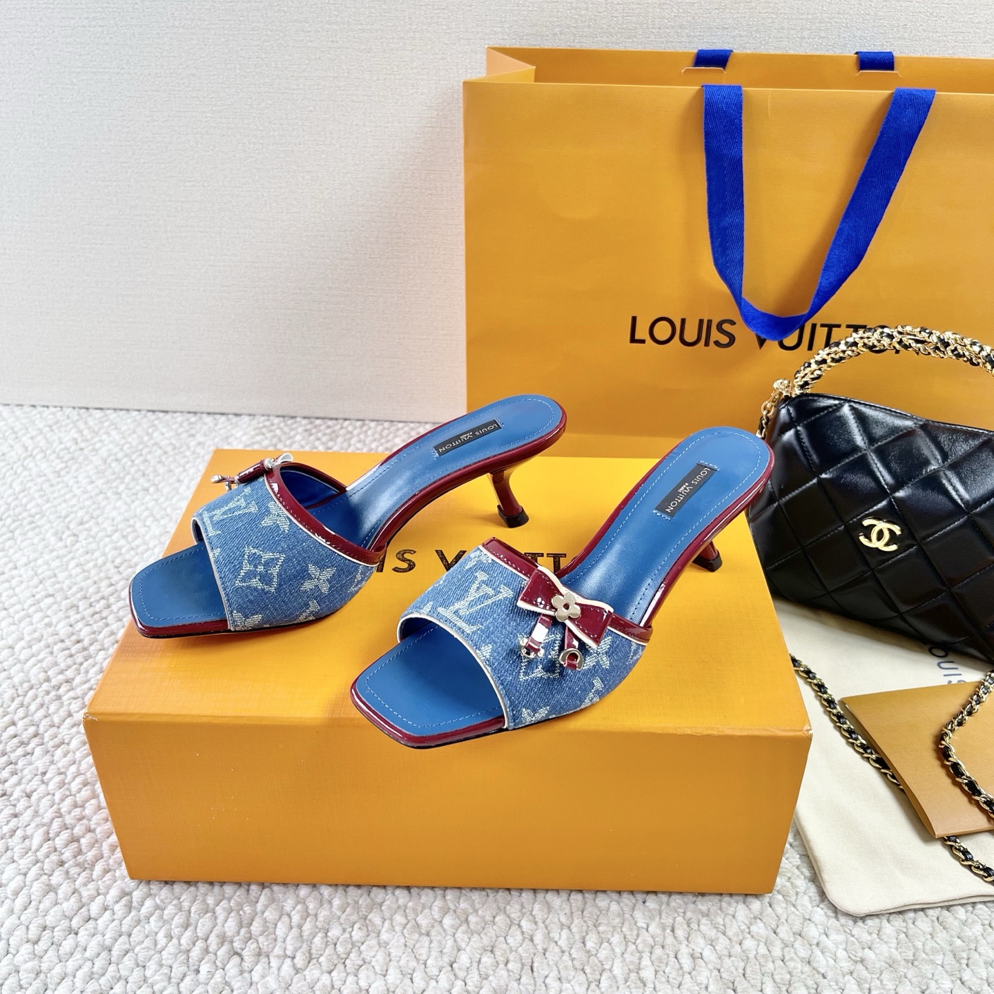 LOUIS VUITTON 빈티지 스타일 리본 키튼힐 샌들 슬리퍼 정교하고 우아함-최상급 버전