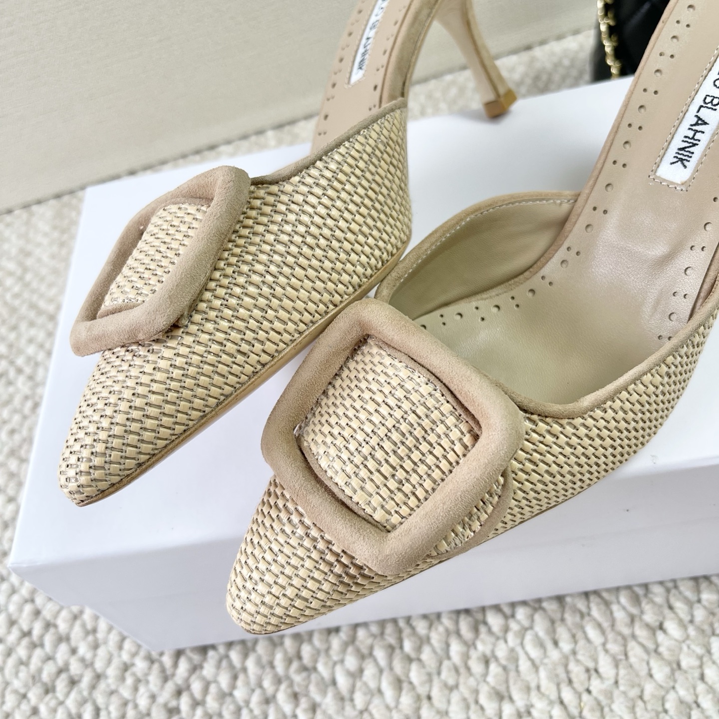Italian Import Sheep Skin Footwear by Manolo Blahnik: Latest Collection Summary - 图片 7