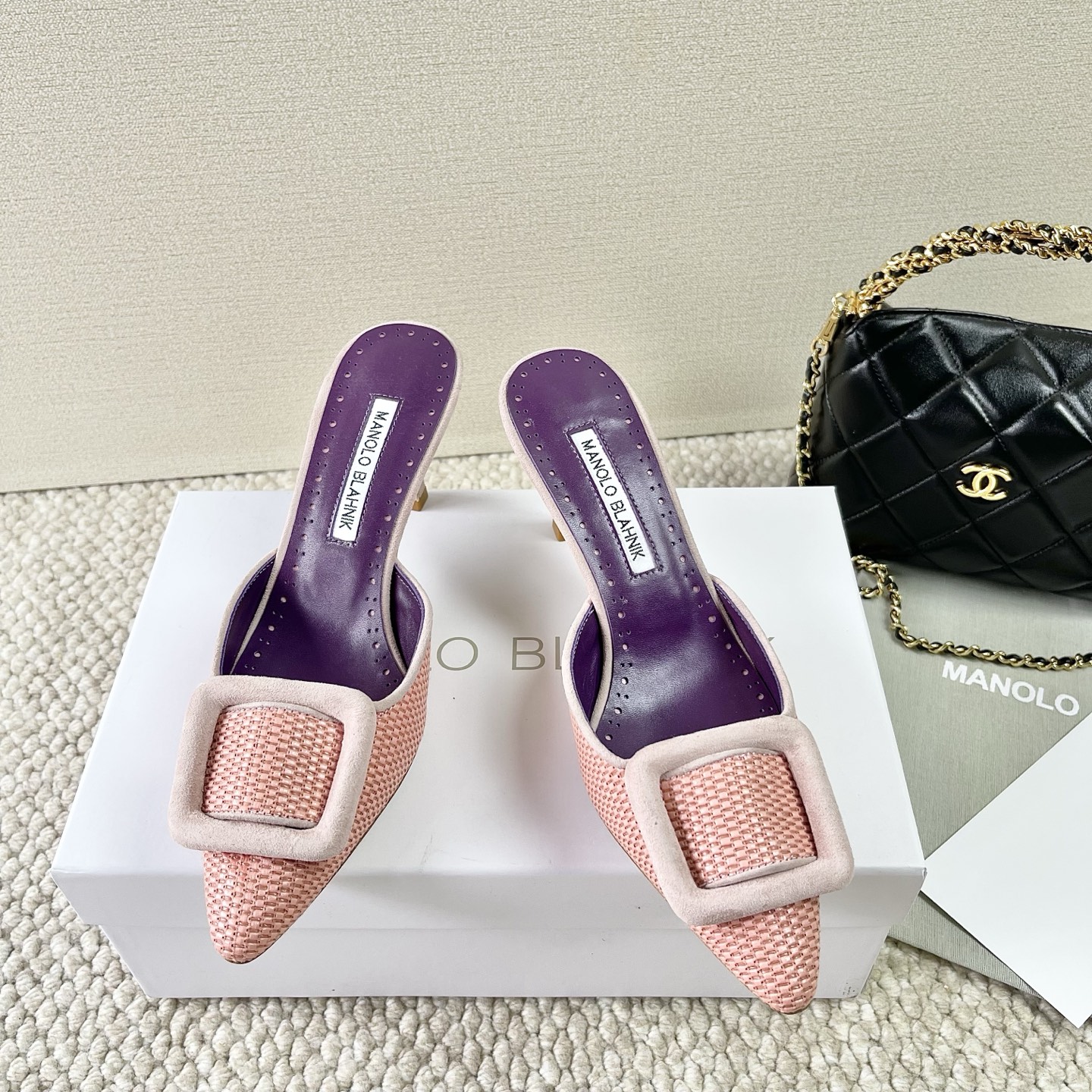 Luxurious Italian Sheepskin Footwear by Manolo Blahnik: Latest Collection Overview - 图片 5