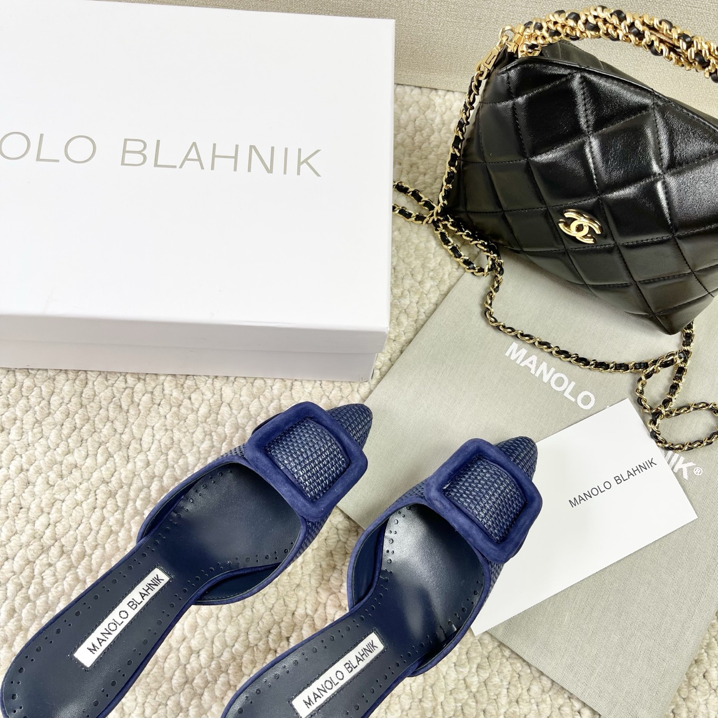 “Manolo Blahnik’s Latest Sheepskin Footwear Collection: Italian Imports in Sizes 34-42” - 图片 5