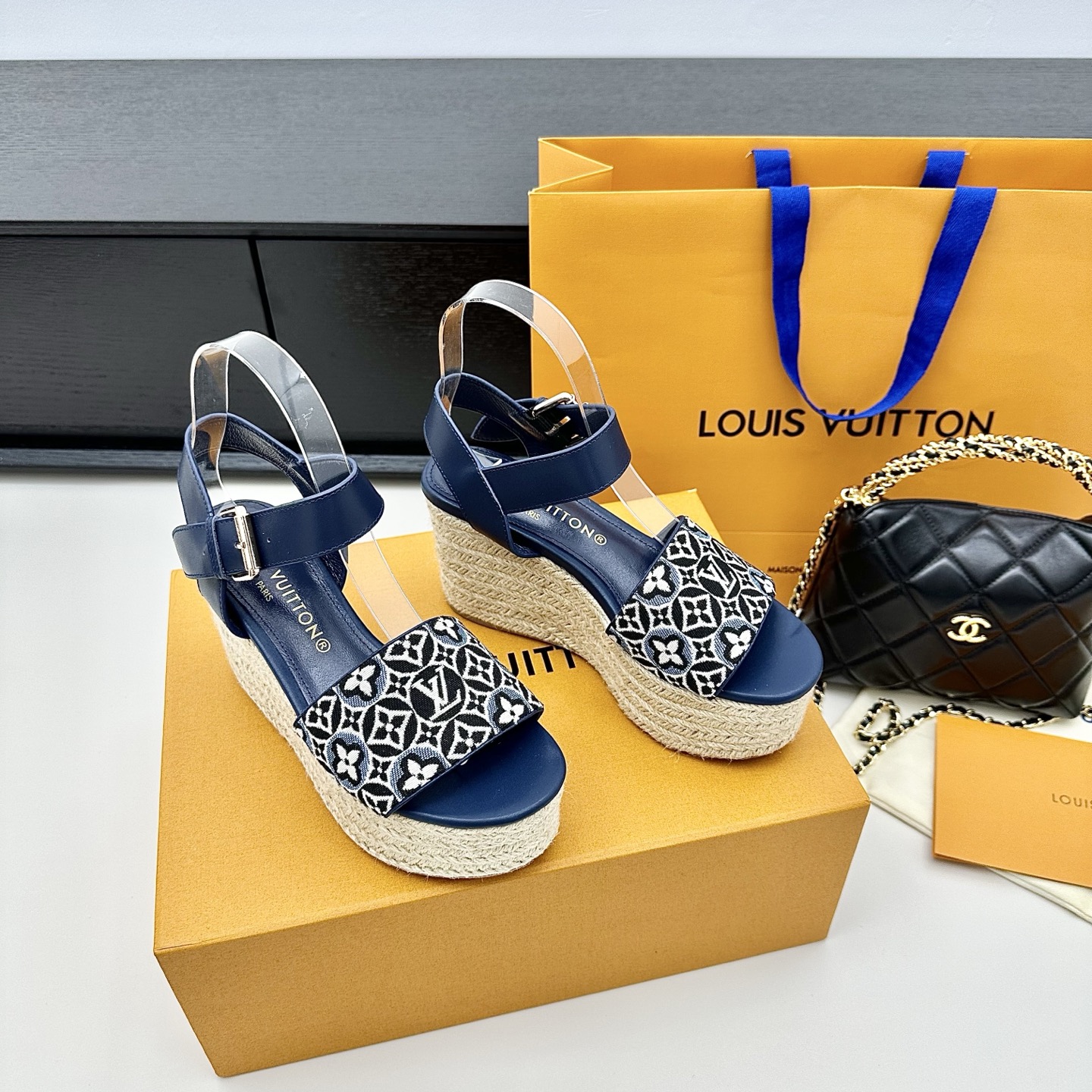 LOUIS VUITTON jacquard canvas wedge espadrille sandals, elegant and relaxed - top version