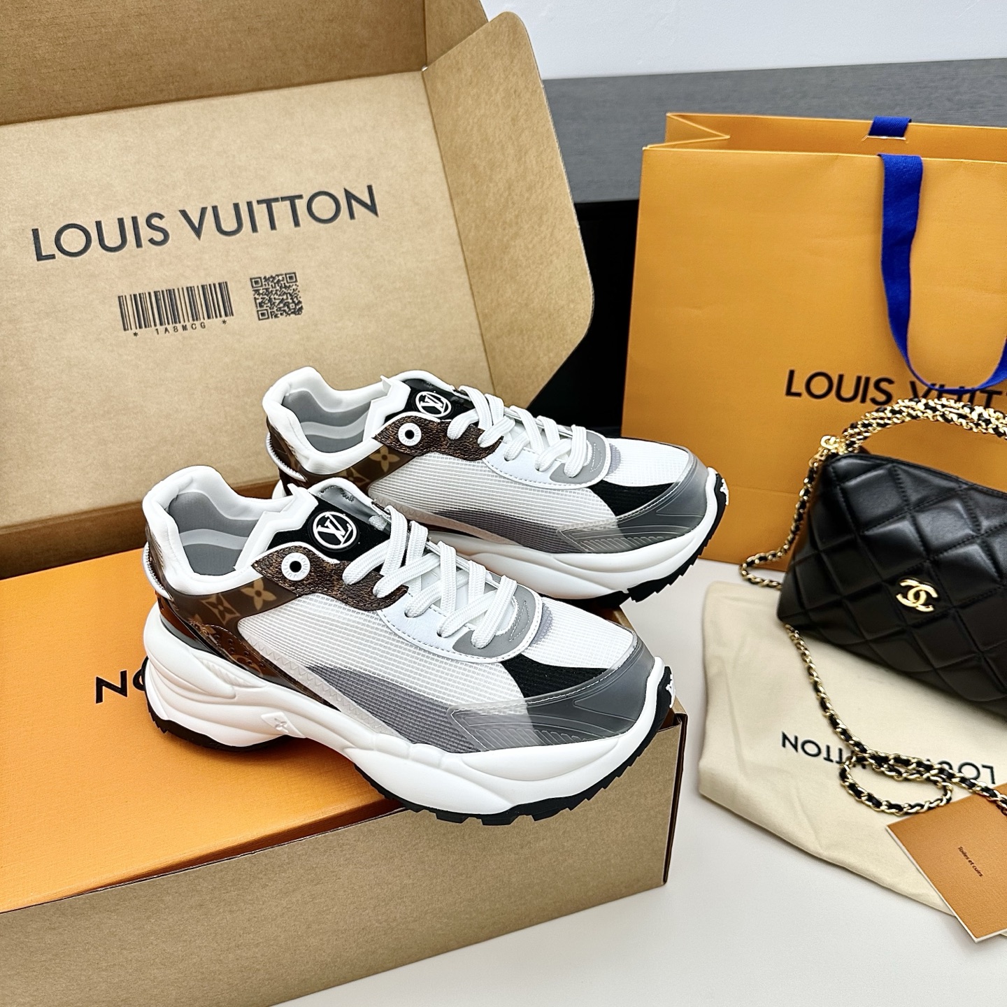 LOUIS VUITTON sneakers minimalistisch en modieus - premium versie