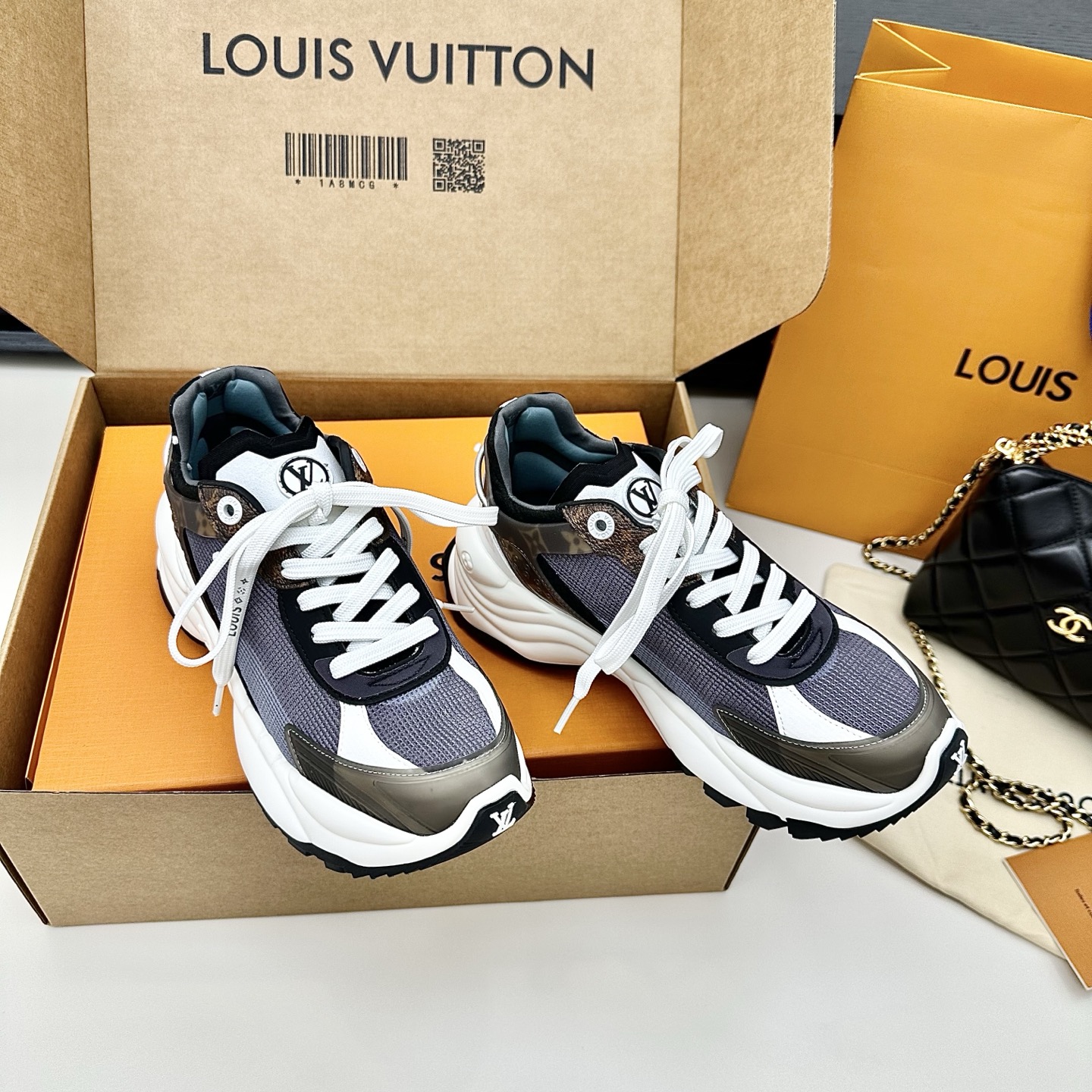 LOUIS VUITTON sneakers minimalistisch en modieus - premium versie