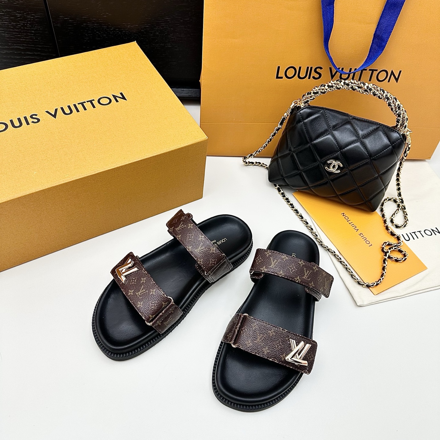 LOUIS VUITTON Velcro Beach Sandals Comfortable and Versatile - Top Quality Version