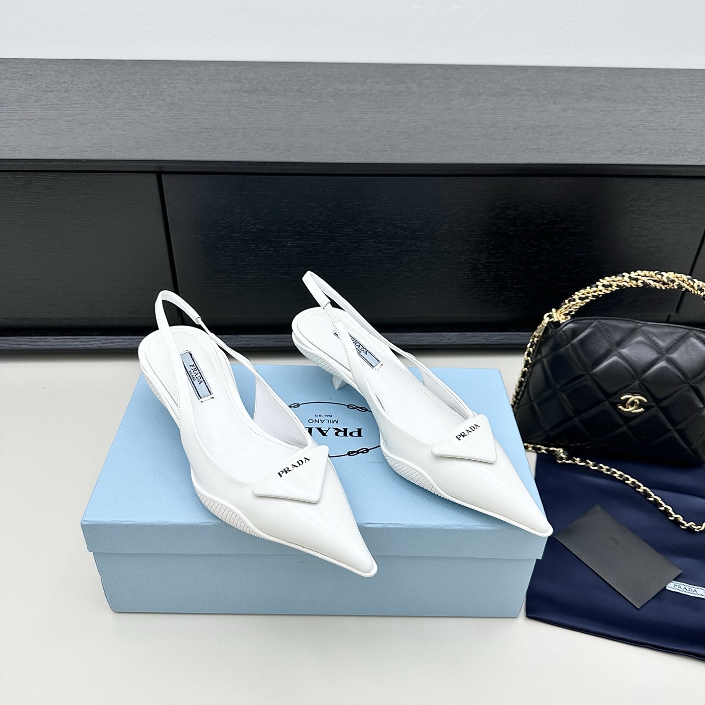 NO:465171,Prada Prada P family classic triangle kitten heel sandals. Correct size: 35-39 34.40 No return or replacement, sandals, prada, prada, sandals19860909Prada普拉达 P家经典款三角标小猫跟凉鞋 正码:35-39 34.40不退不换,凉鞋,prada,prada,sandals,Women's Shoes