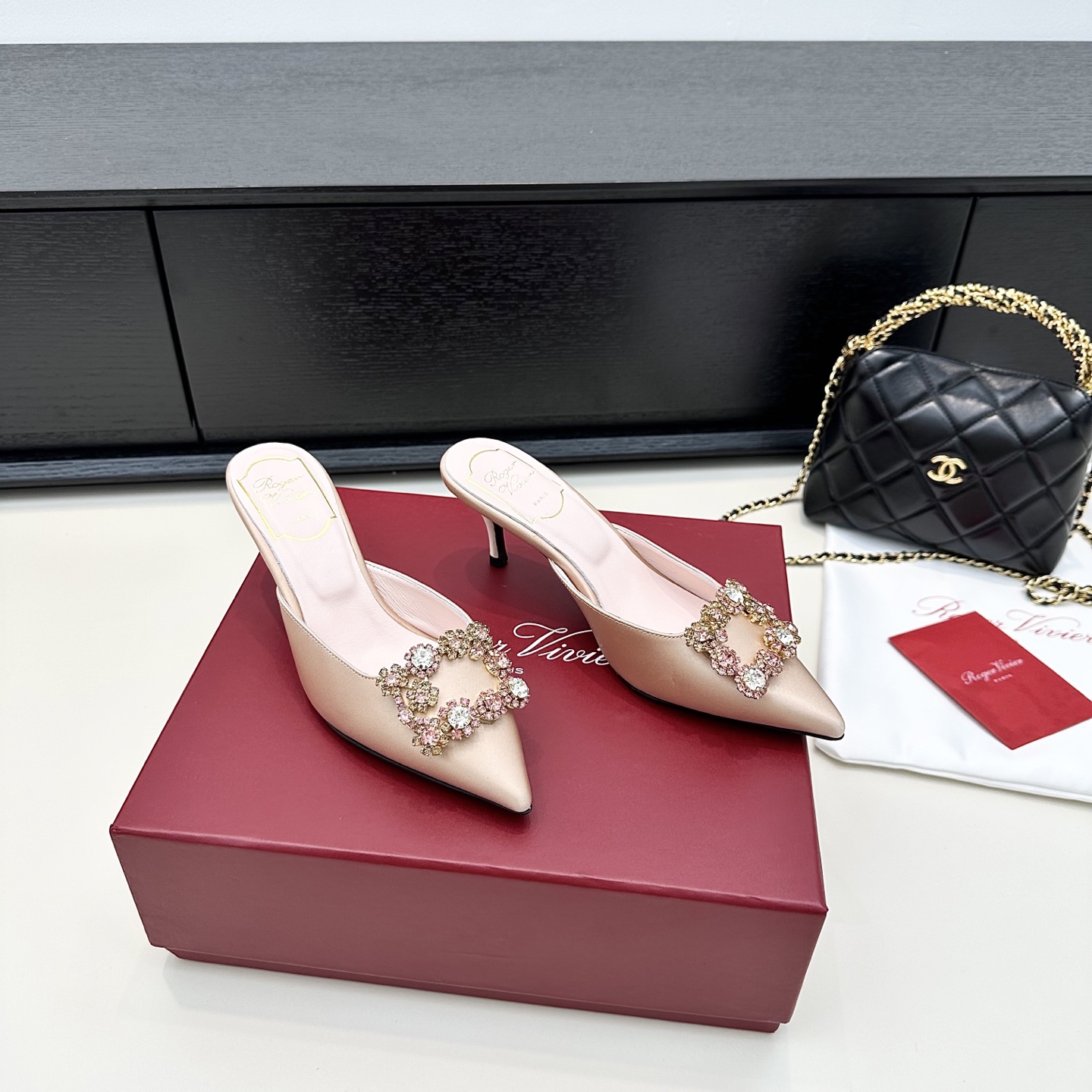 Luxurious Efflorescence Muller Silk Shoes for Important Events