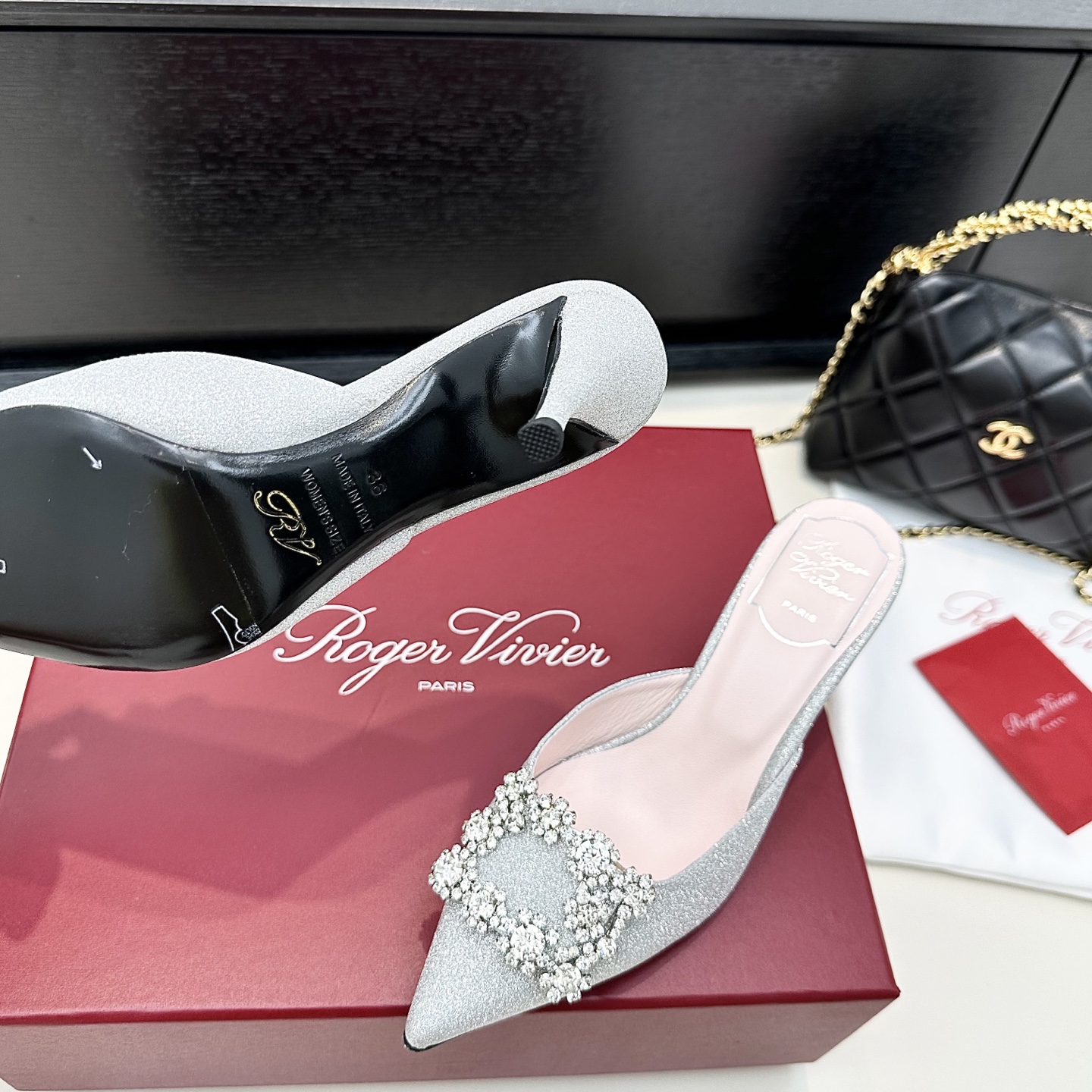 Luxurious Roger Vivier Efflorescence Muller Silk Shoes for Special Events - 图片 7