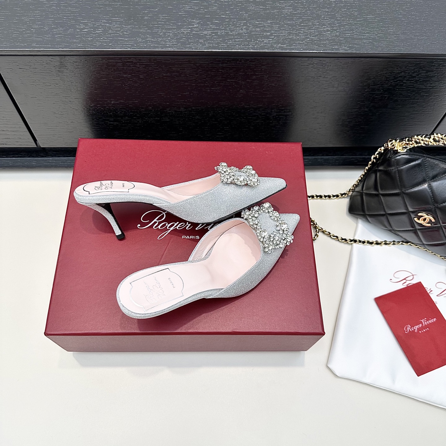 Luxurious Roger Vivier Efflorescence Muller Silk Shoes for Special Events - 图片 3