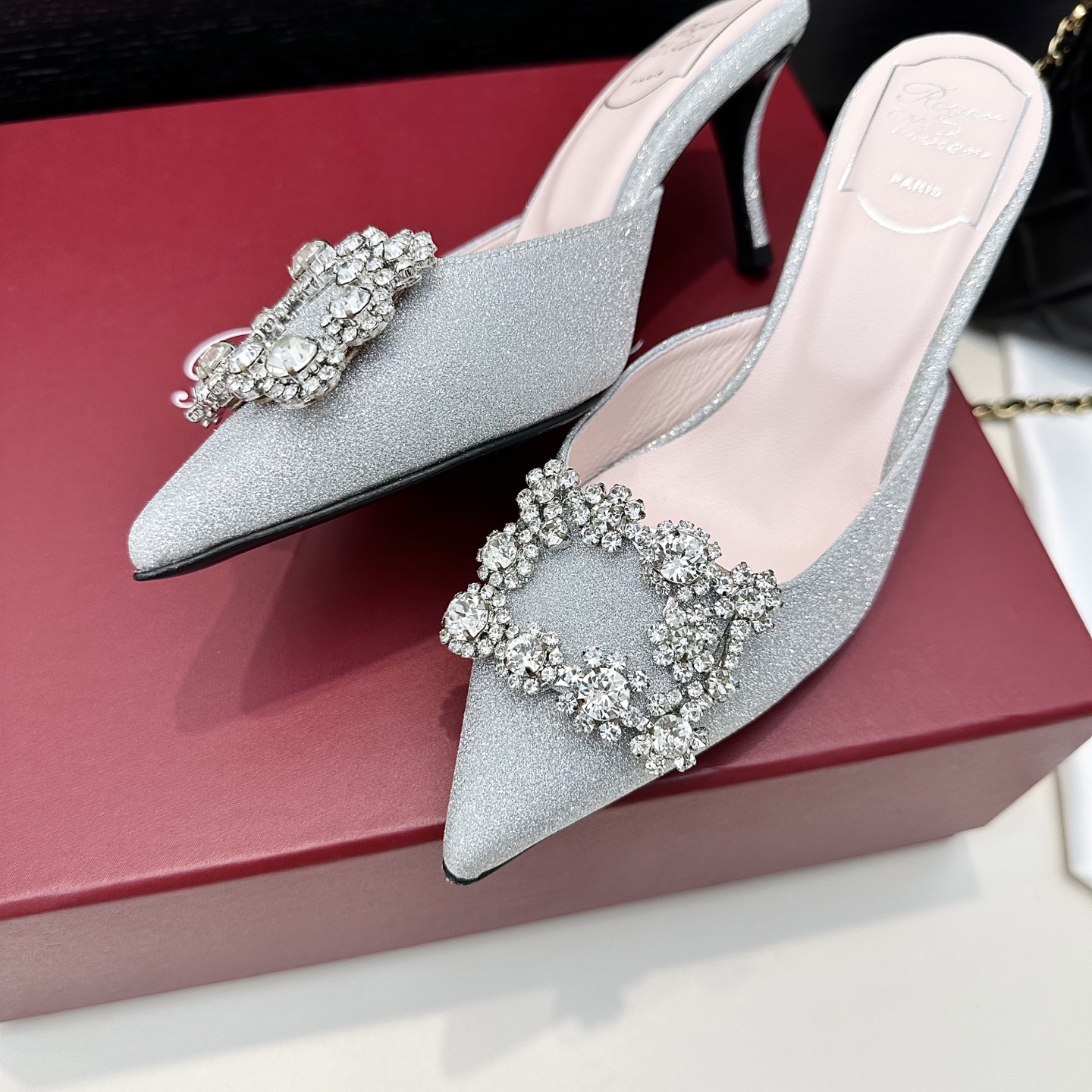 Luxurious Roger Vivier Efflorescence Muller Silk Shoes for Special Events - 图片 6