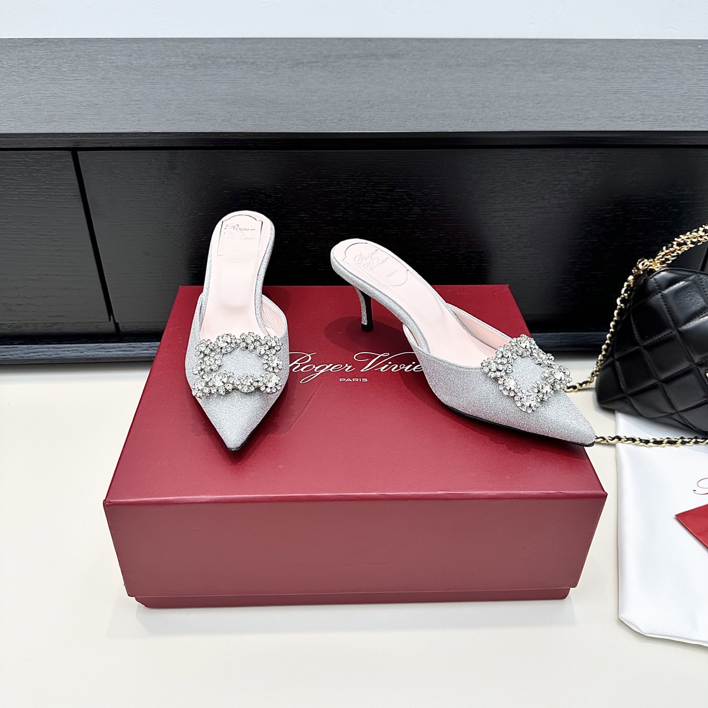 Luxurious Roger Vivier Efflorescence Muller Silk Shoes for Special Events - 图片 4