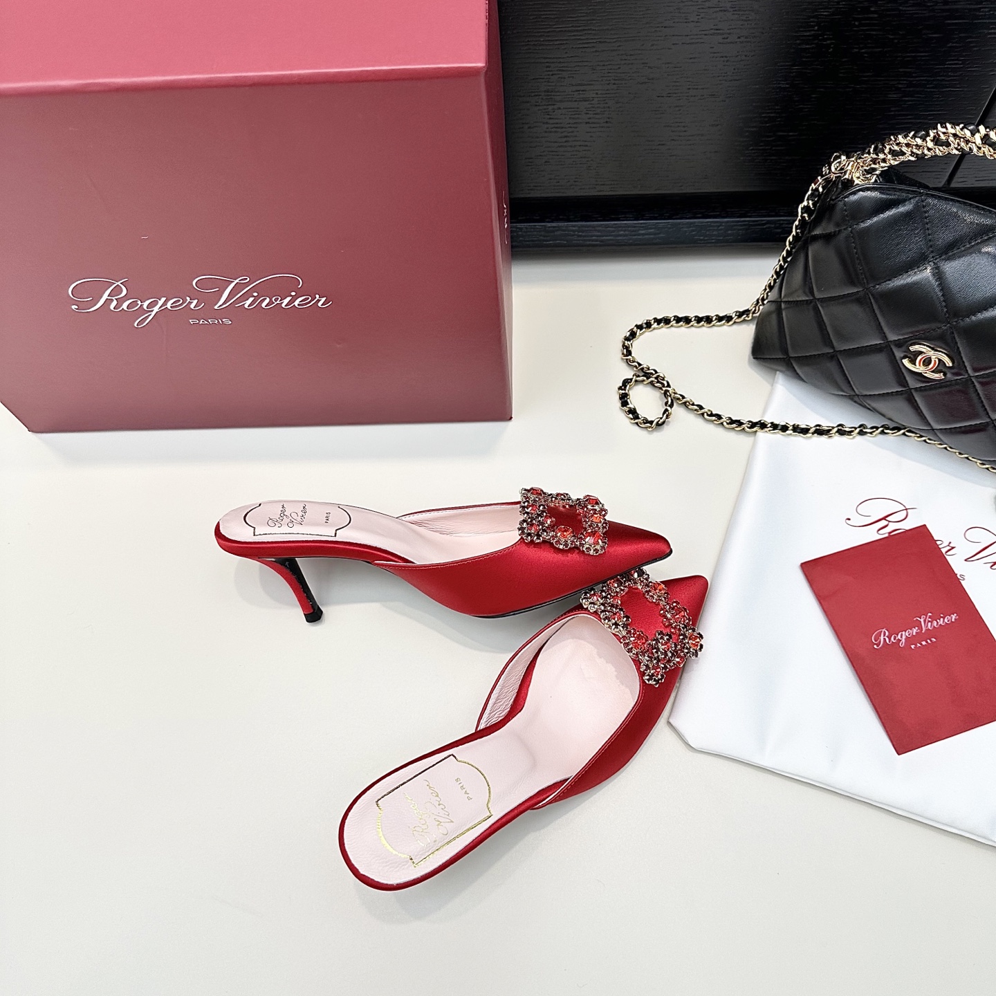 Luxurious Handmade Silk Muller Shoes by Roger Vivier: Efflorescence Collection - 图片 3