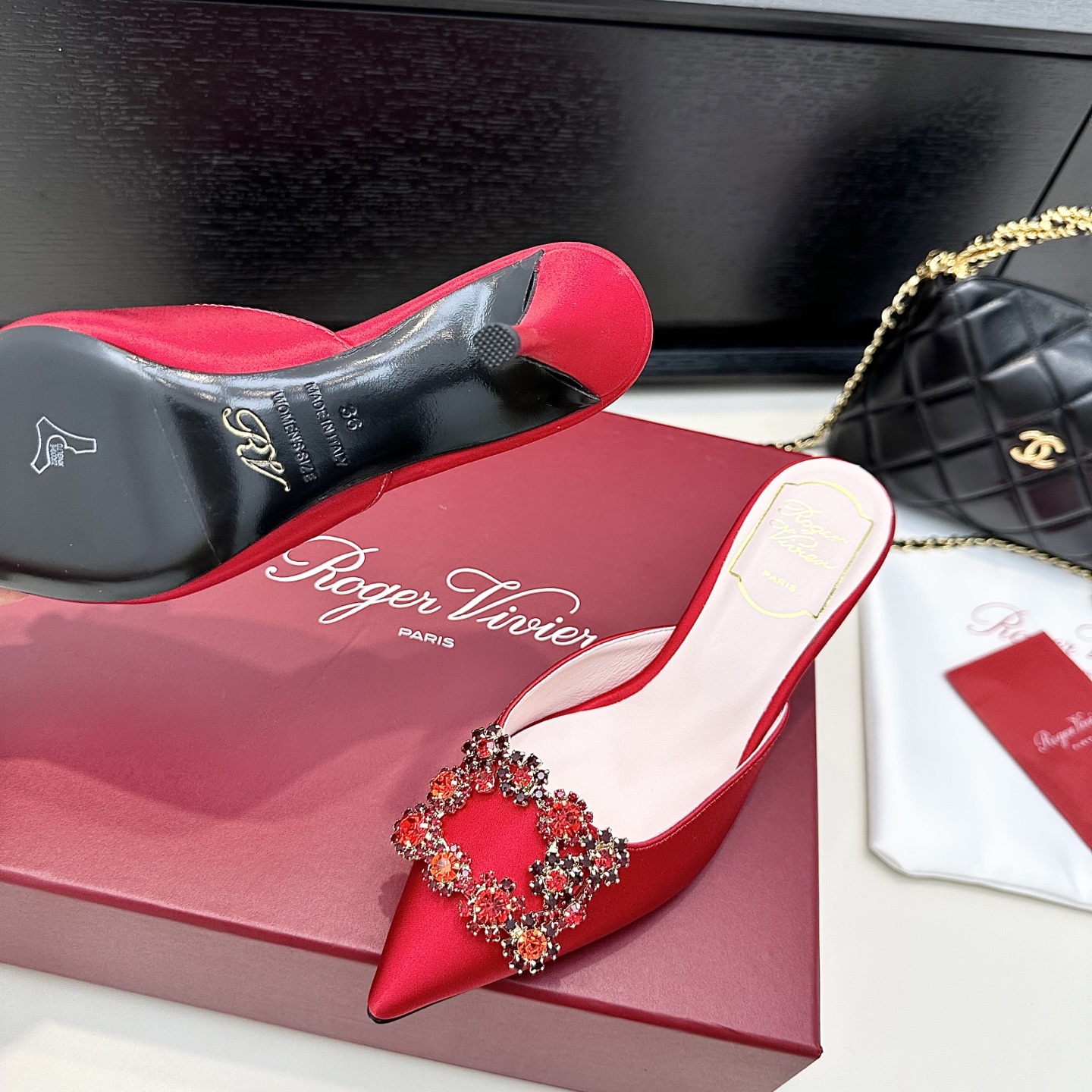 Luxurious Handmade Silk Muller Shoes by Roger Vivier: Efflorescence Collection - 图片 8