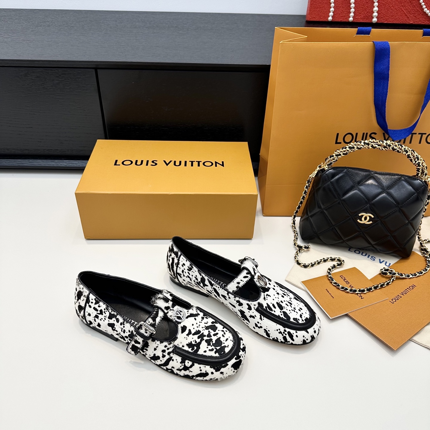 NO:443229,LV donkey brand summer new T-band horse-hair Mary Zhen flat-sole shoes genuine leather sole regular size: 35-39 customized 34.40.41, loafers, louis vuitton, louis vuitton, loafers, mary jane19860909LV驴牌夏季新款T带马毛玛丽珍平底单鞋 真皮底 正码:35-39订做34.40.41,乐福鞋,louis vuitton,louis vuitton,loafers,mary jane,Women's Shoes
