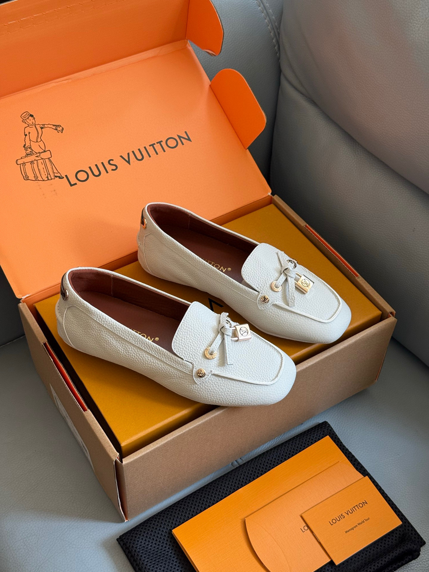 LOUIS VUITTON Loafers - Simple and Stylish - Premium Version