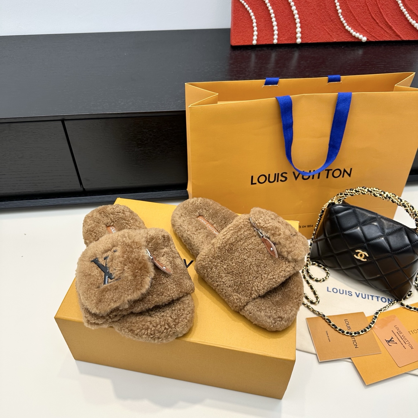 LOUIS VUITTON coin purse wool slippers stylish and comfortable - top version