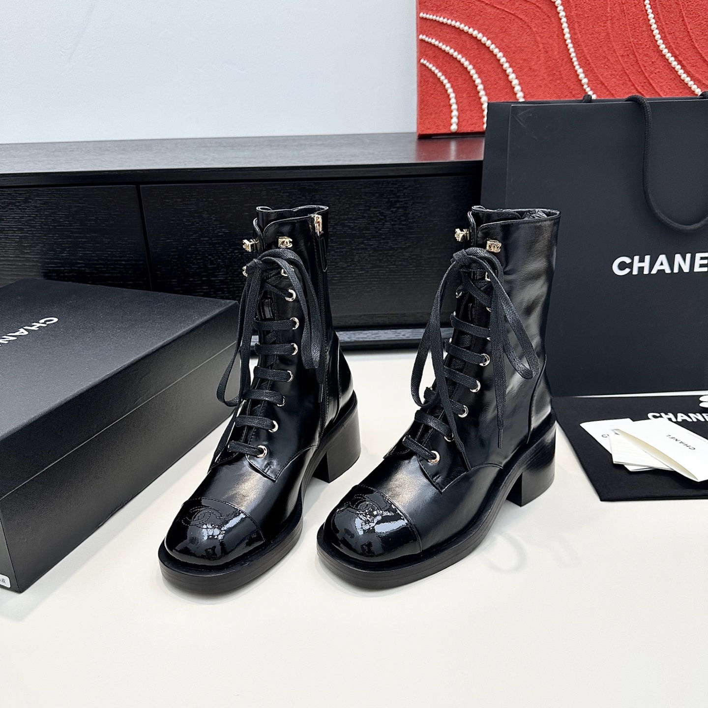 chanel fw25 recién llegado ~ Xiaoxiang 25 nuevas botas cortas y botas de moto con punta cuadrada de otoño e invierno. ¡…